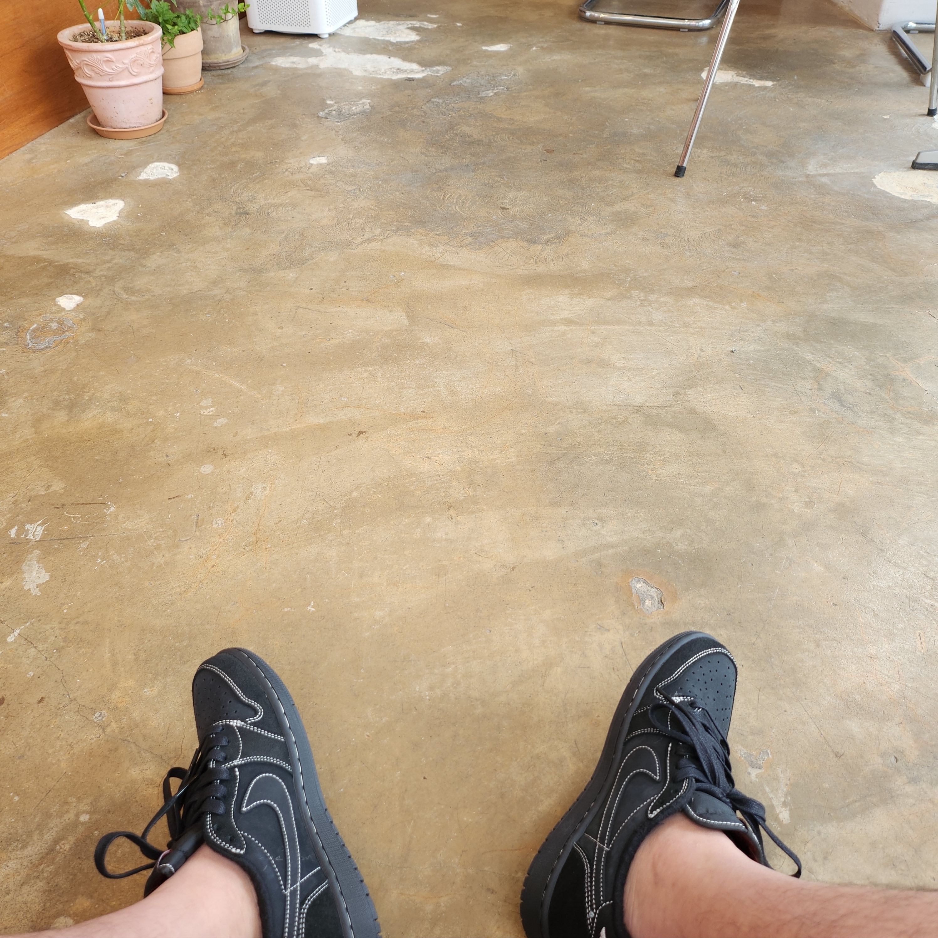 Jordan 1 x Travis Scott Retro Low OG SP Black Phantom 착용 스타일