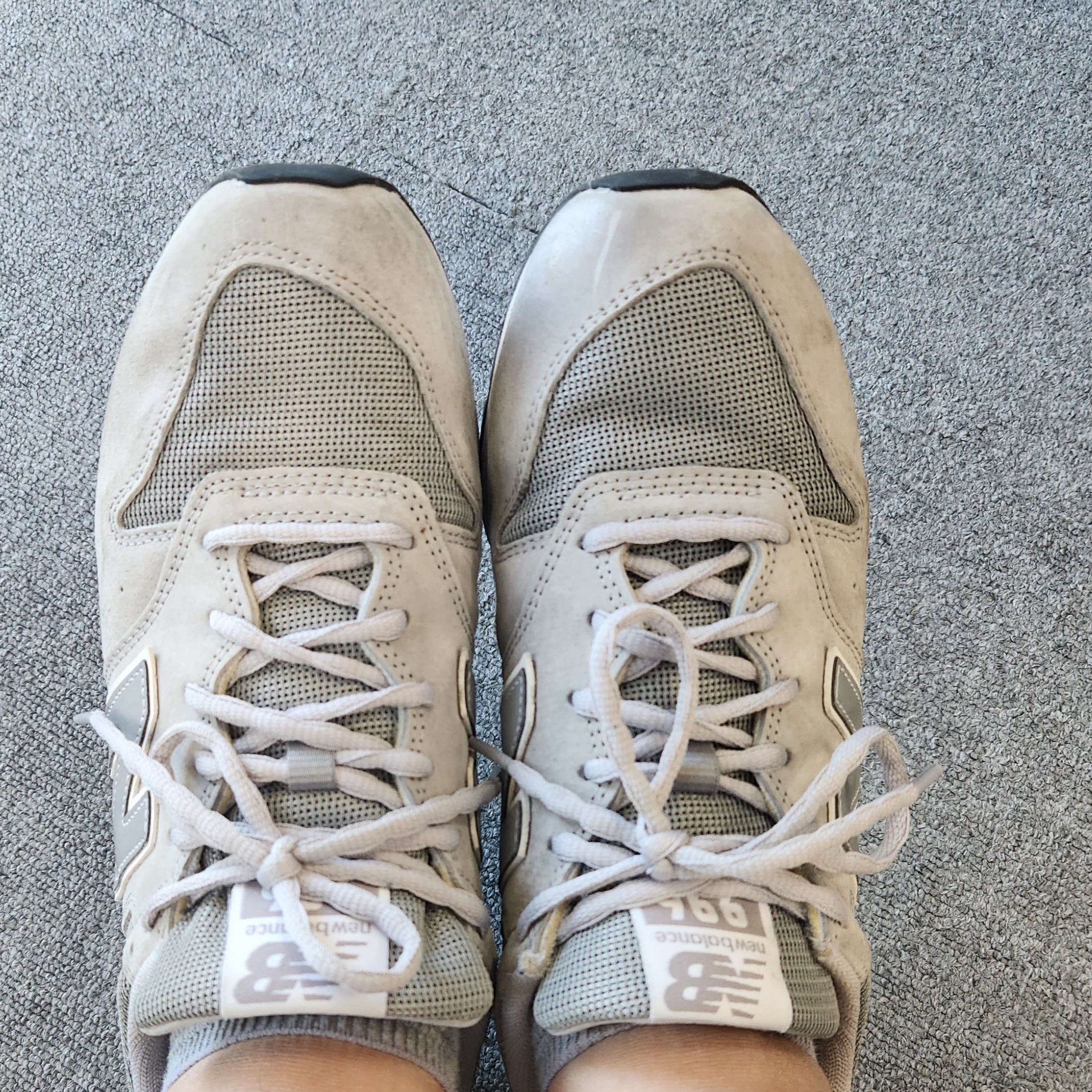 New Balance 996 Grey 착용 스타일