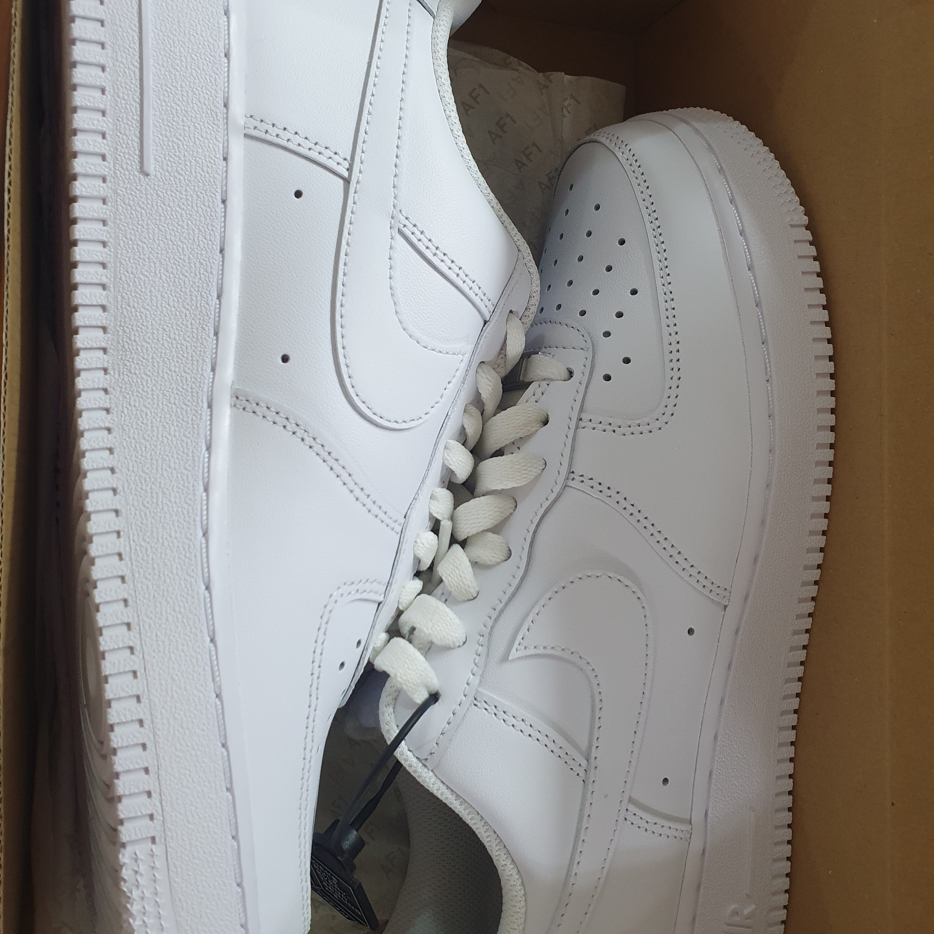 Nike Air Force 1 '07 Low White 착용 스타일