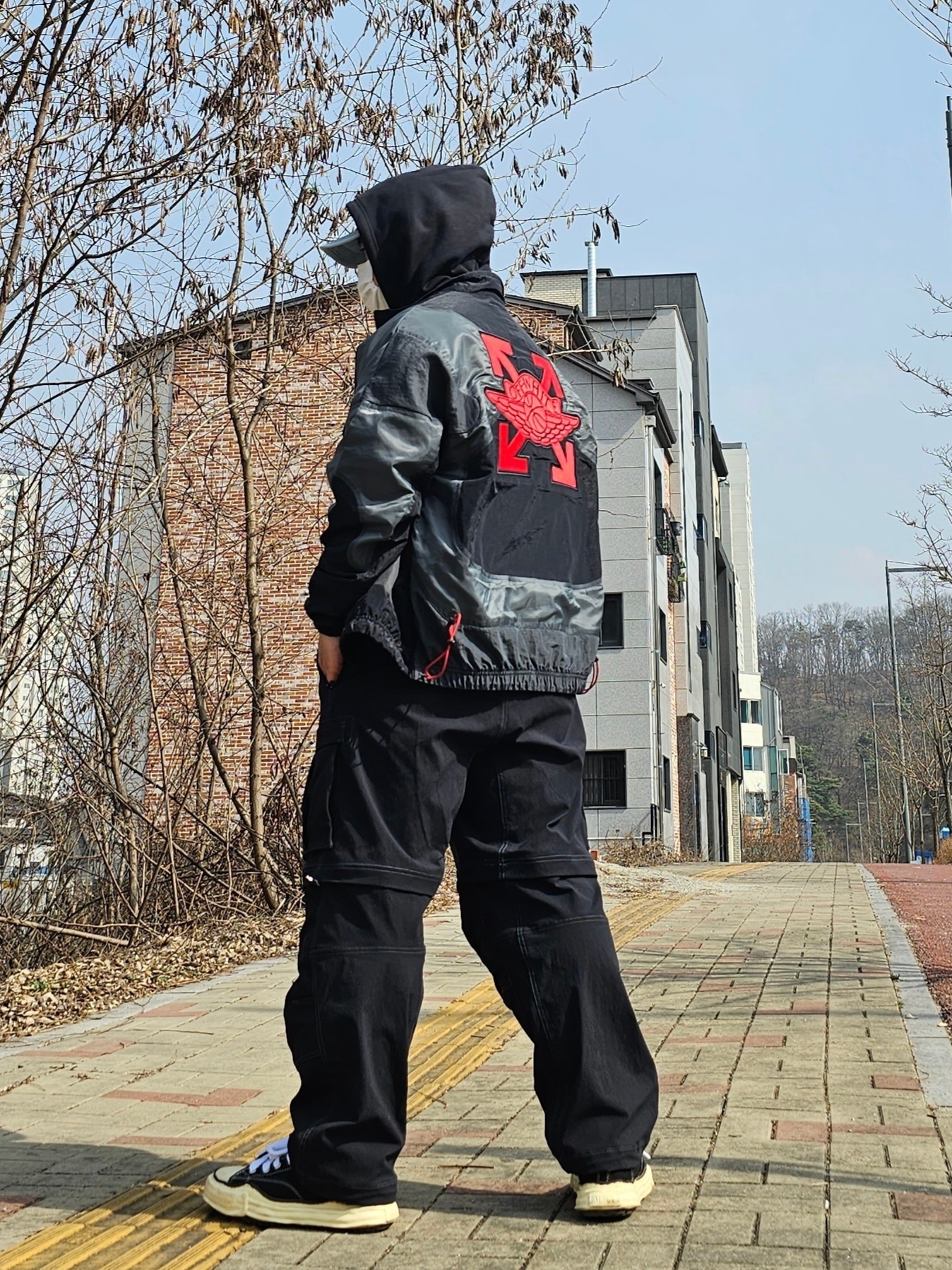 Nike ACG Smith Summit Cargo Pants Black Summit White - Asia, Maison Mihara Yasuhiro Peterson VL OG Sole Canvas Low-top Sneakers Black 착용 스타일
