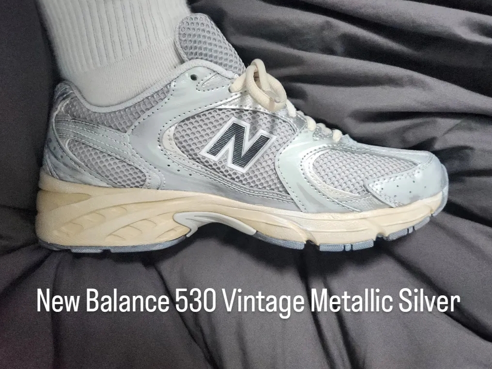 New Balance 530 Vintage Metallic Silver 착용 스타일
