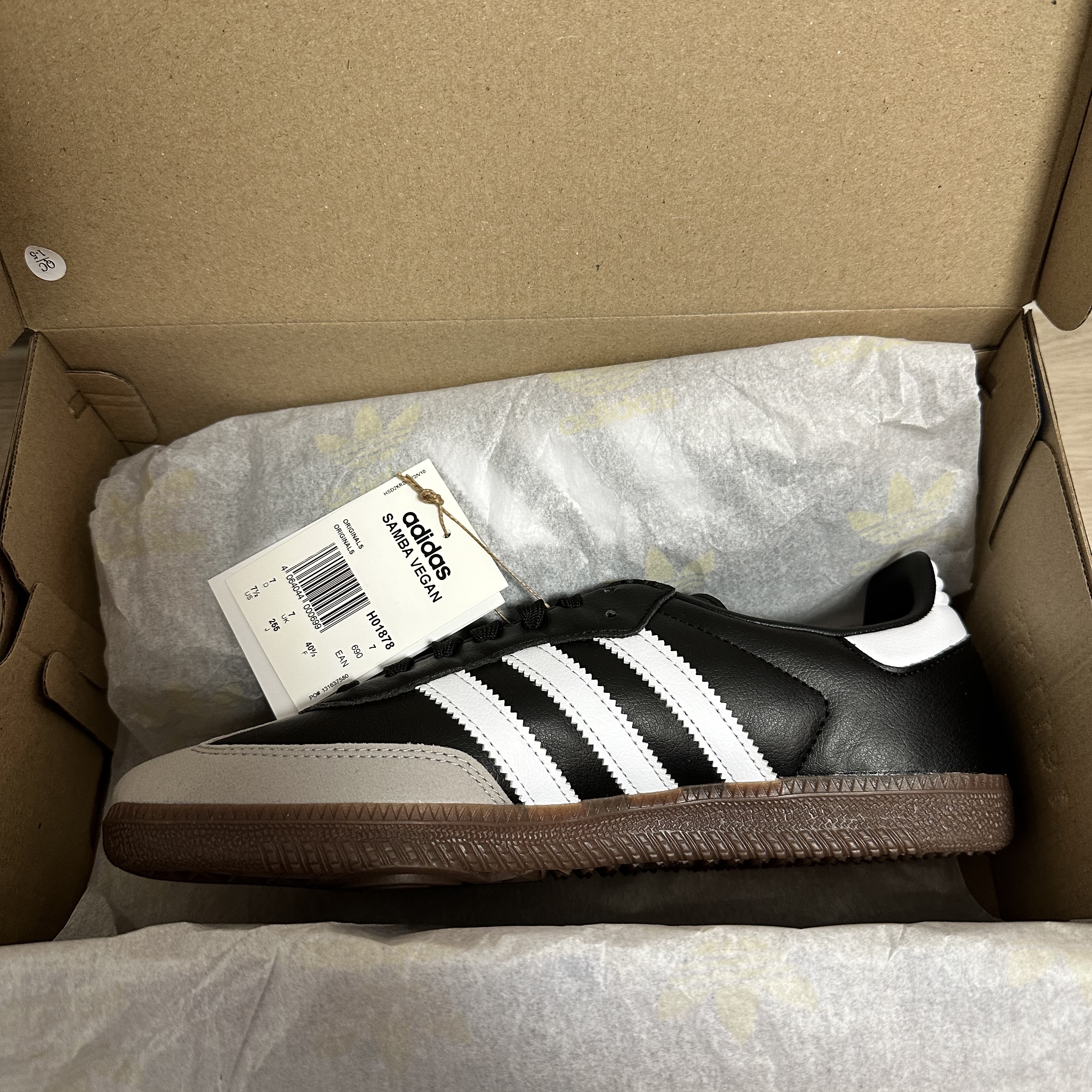 Adidas Samba Vegan Black White 착용 스타일