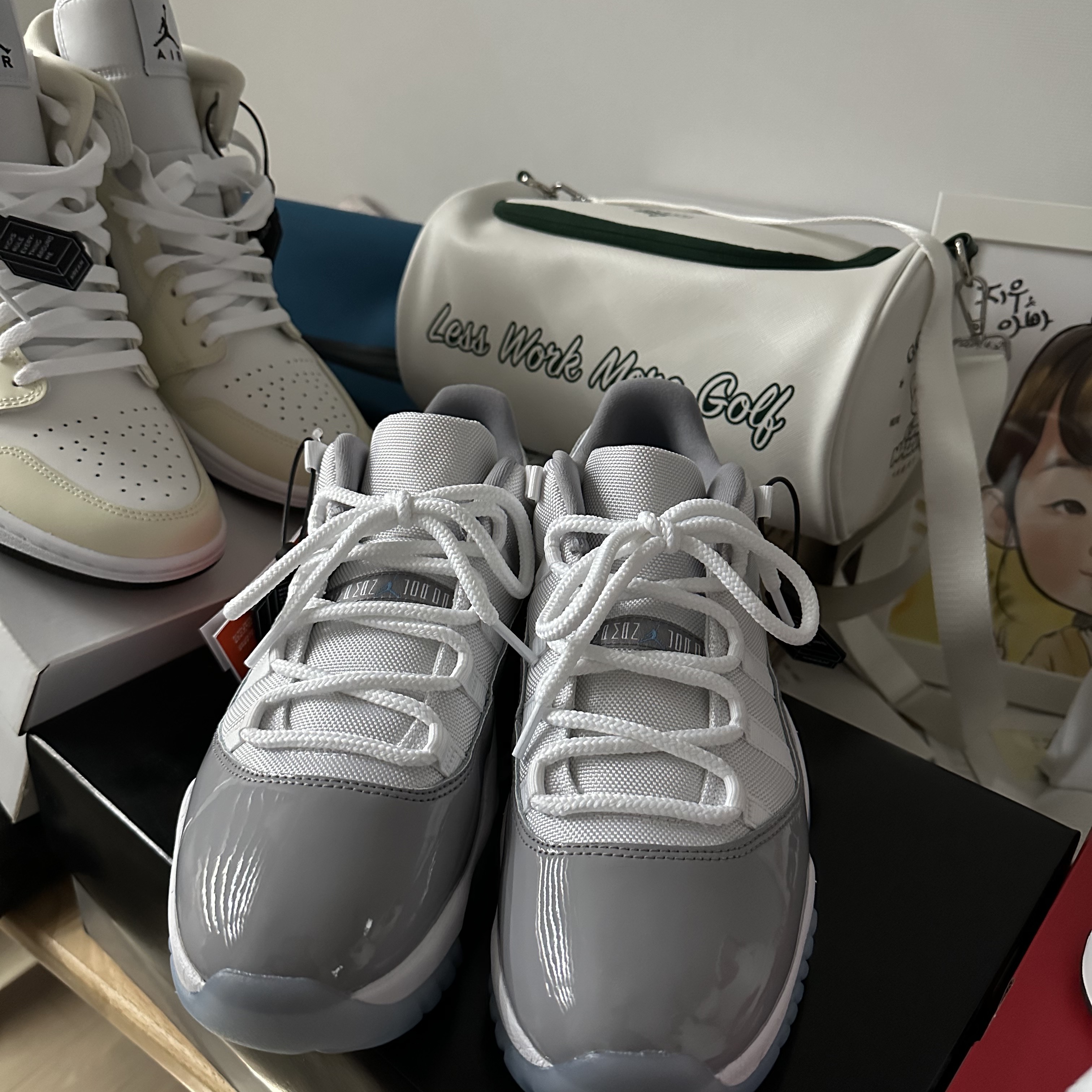 Jordan 11 Retro Low Cement Grey 착용 스타일 - 2