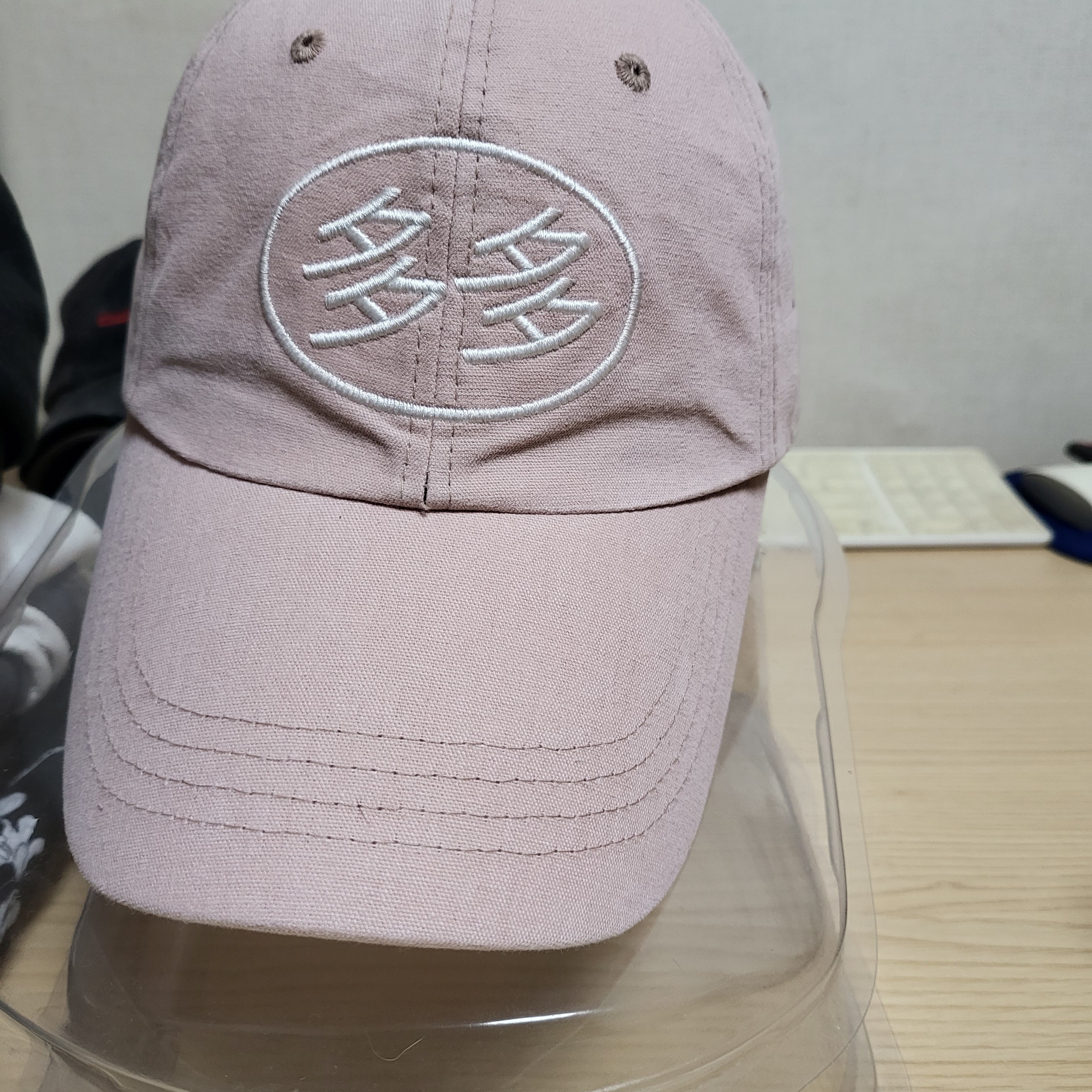 Dada Logo Cap Peach 착용 스타일 - 1