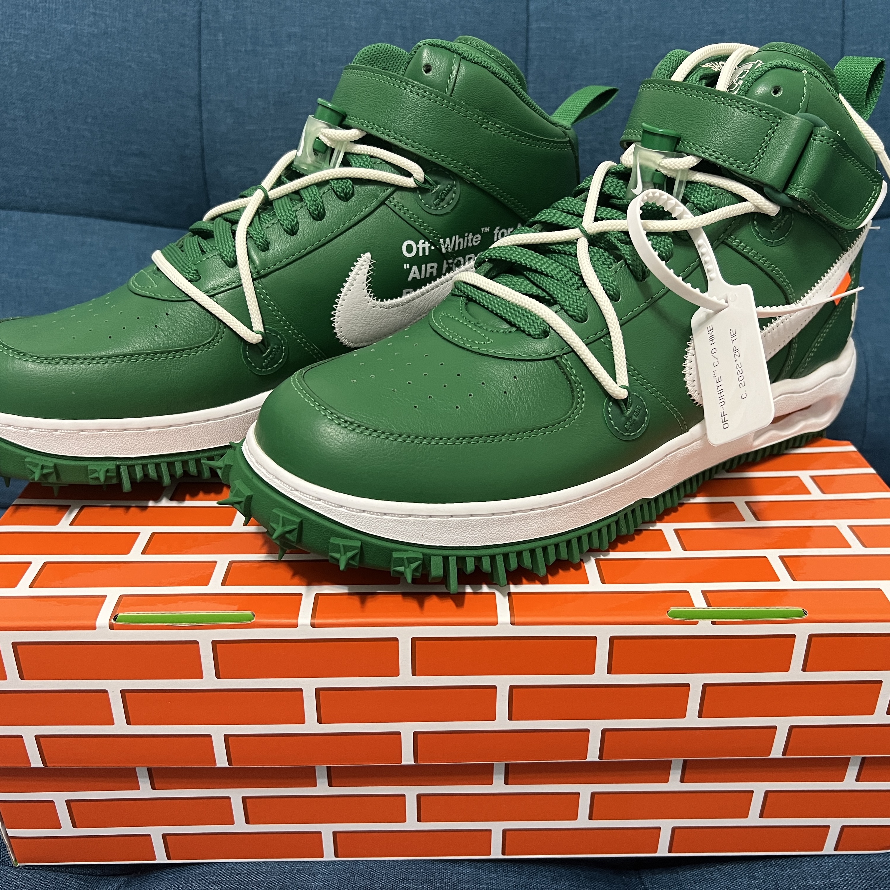 Nike x Off-White Air Force 1 Mid SP Leather Pine Green 착용 스타일 - 3