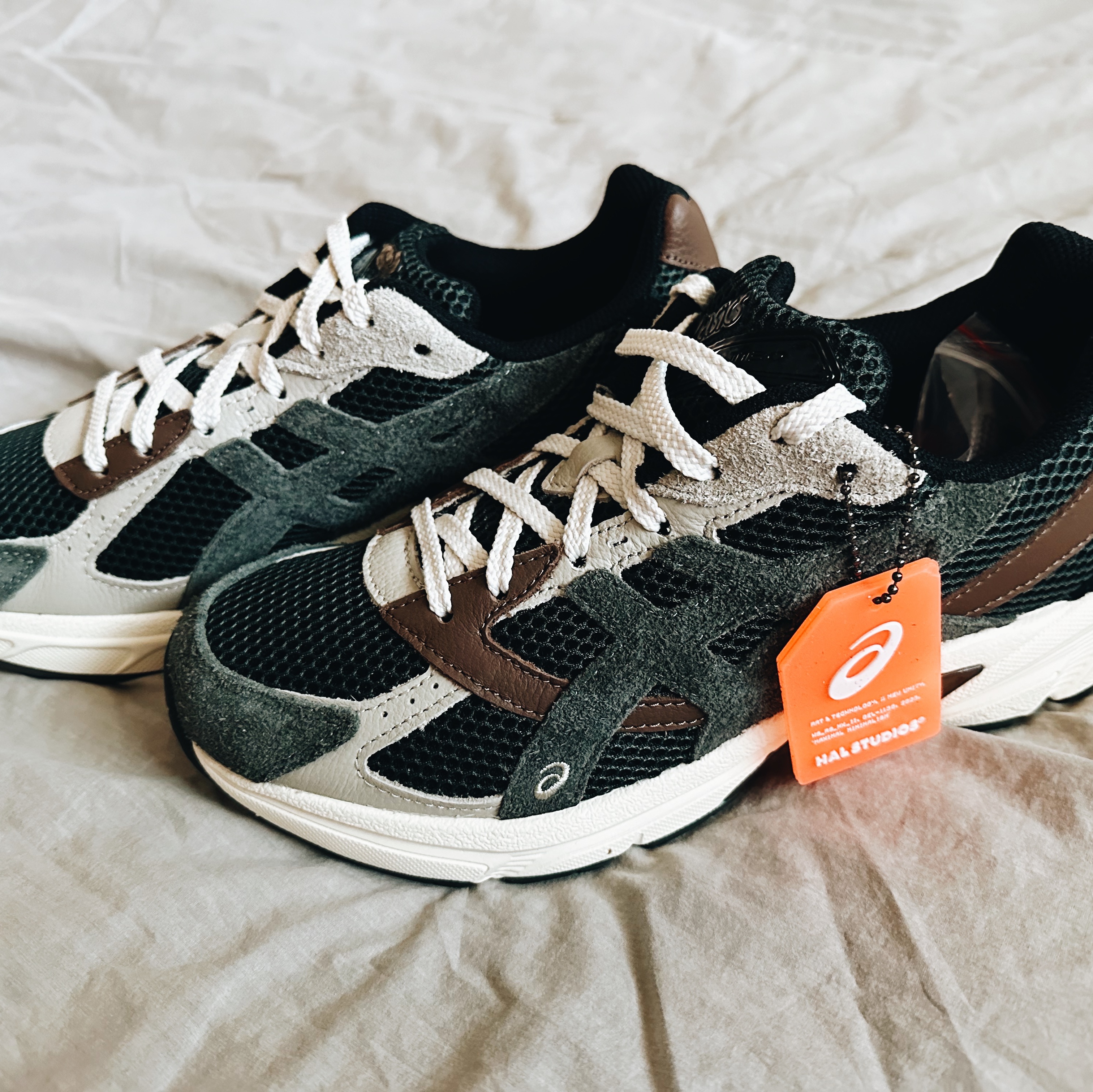 Asics x Hal Studios Gel-1130 MK-II Forest 착용 스타일 - 1