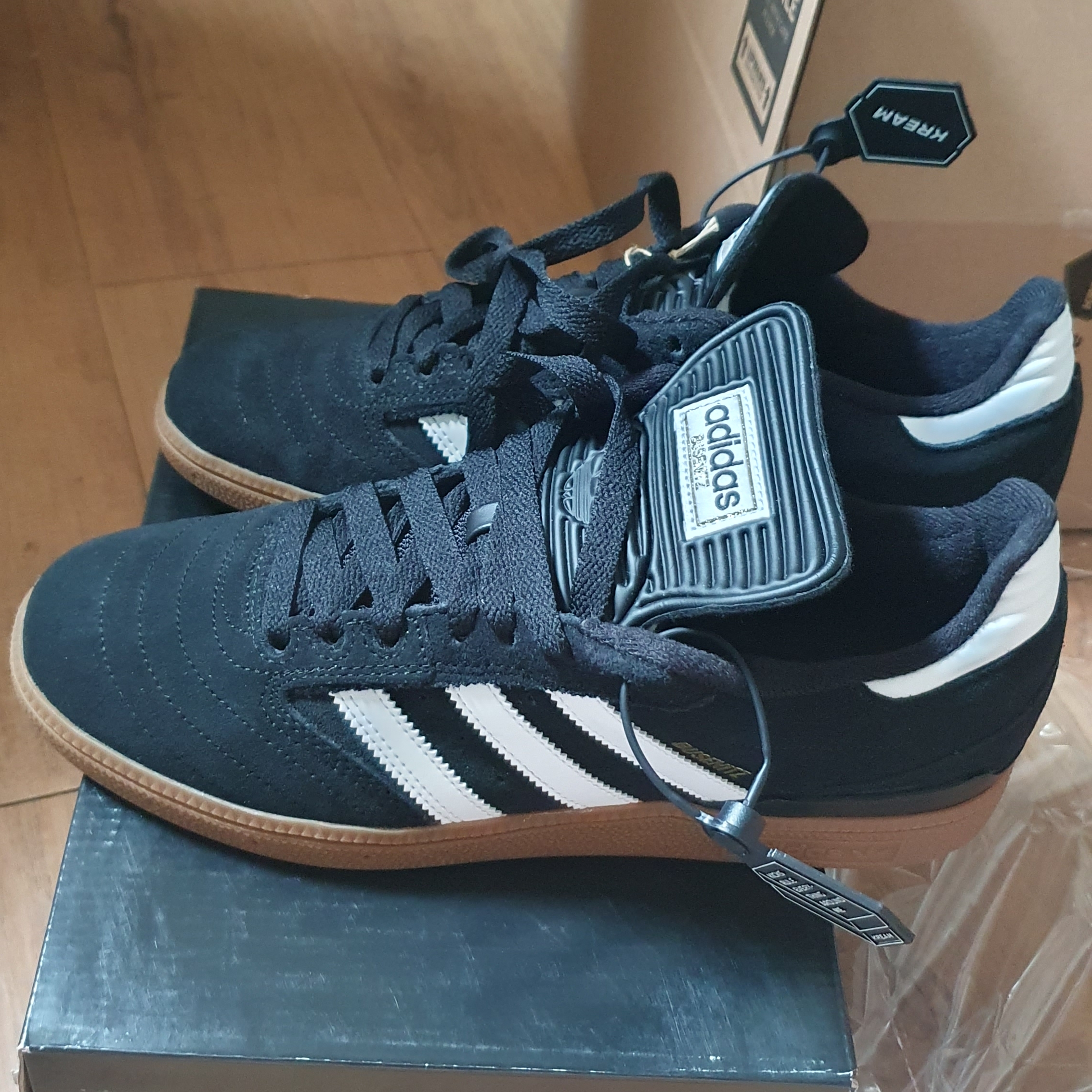 Adidas Busenitz Pro Core Black 착용 스타일
