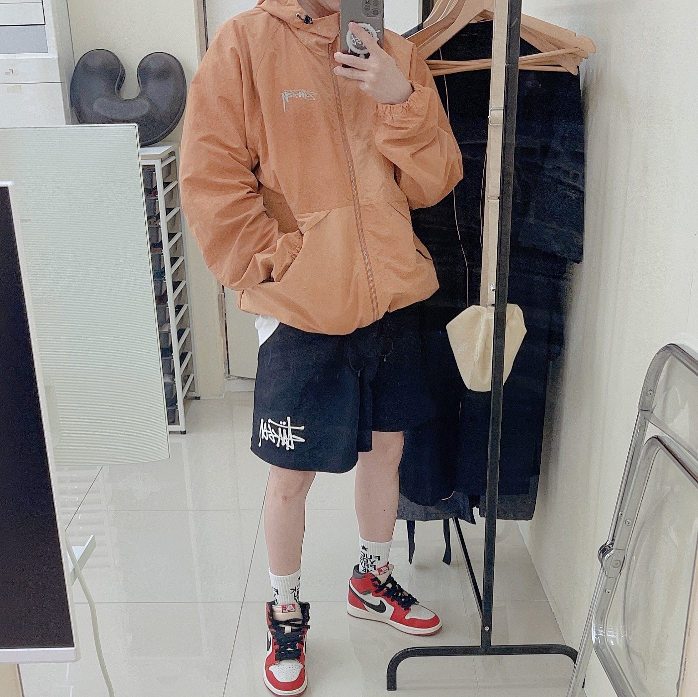Stussy Big Basic Water Shorts Black, Stussy Wave Dye Beach Shell Jacket Orange 착용 스타일