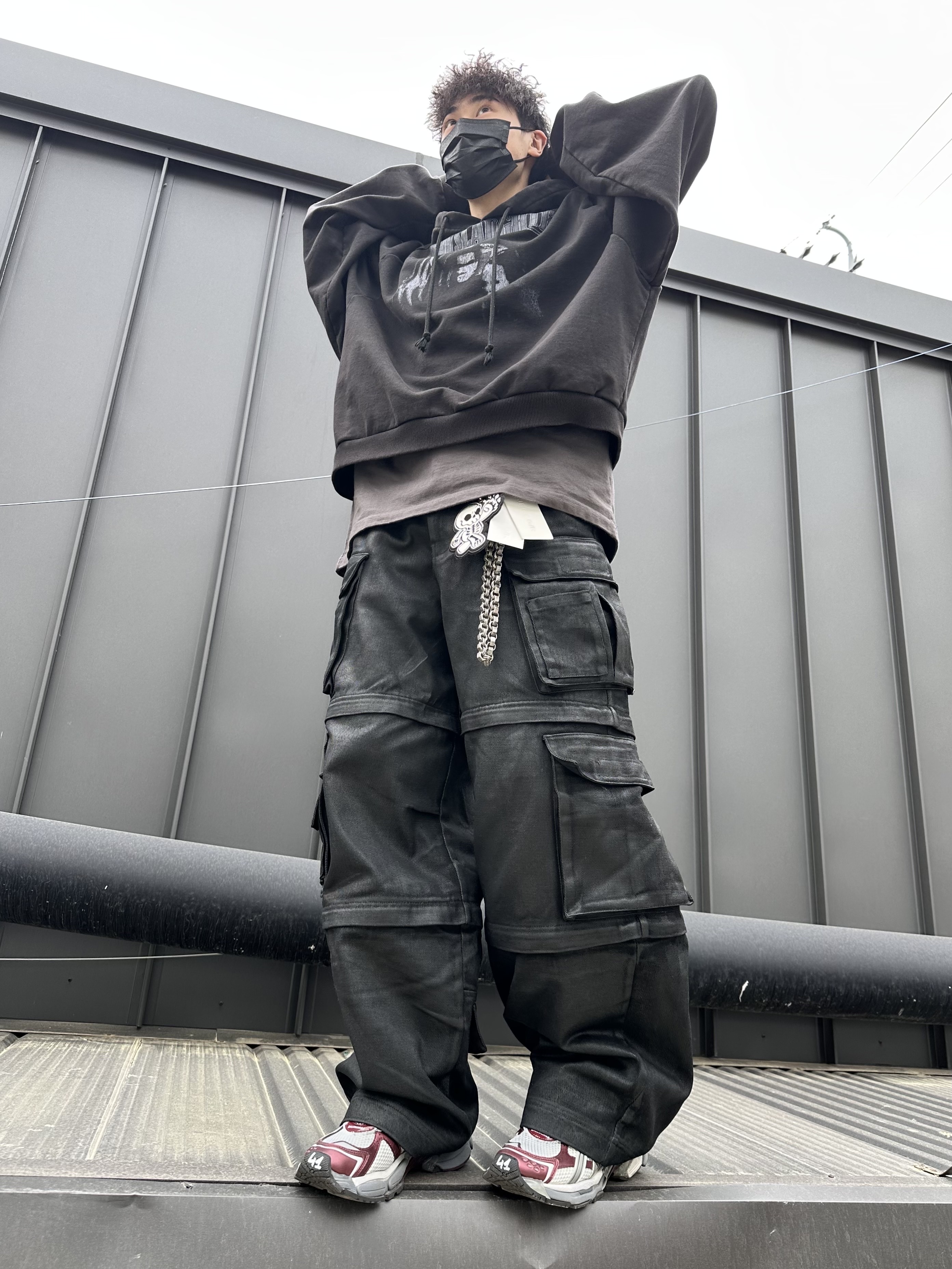 Project G/R Oversized Convertible Cargo Pants Coated Black, Project G/R Mind Slaughter Vintage Washeed Hoodie Black 착용 스타일
