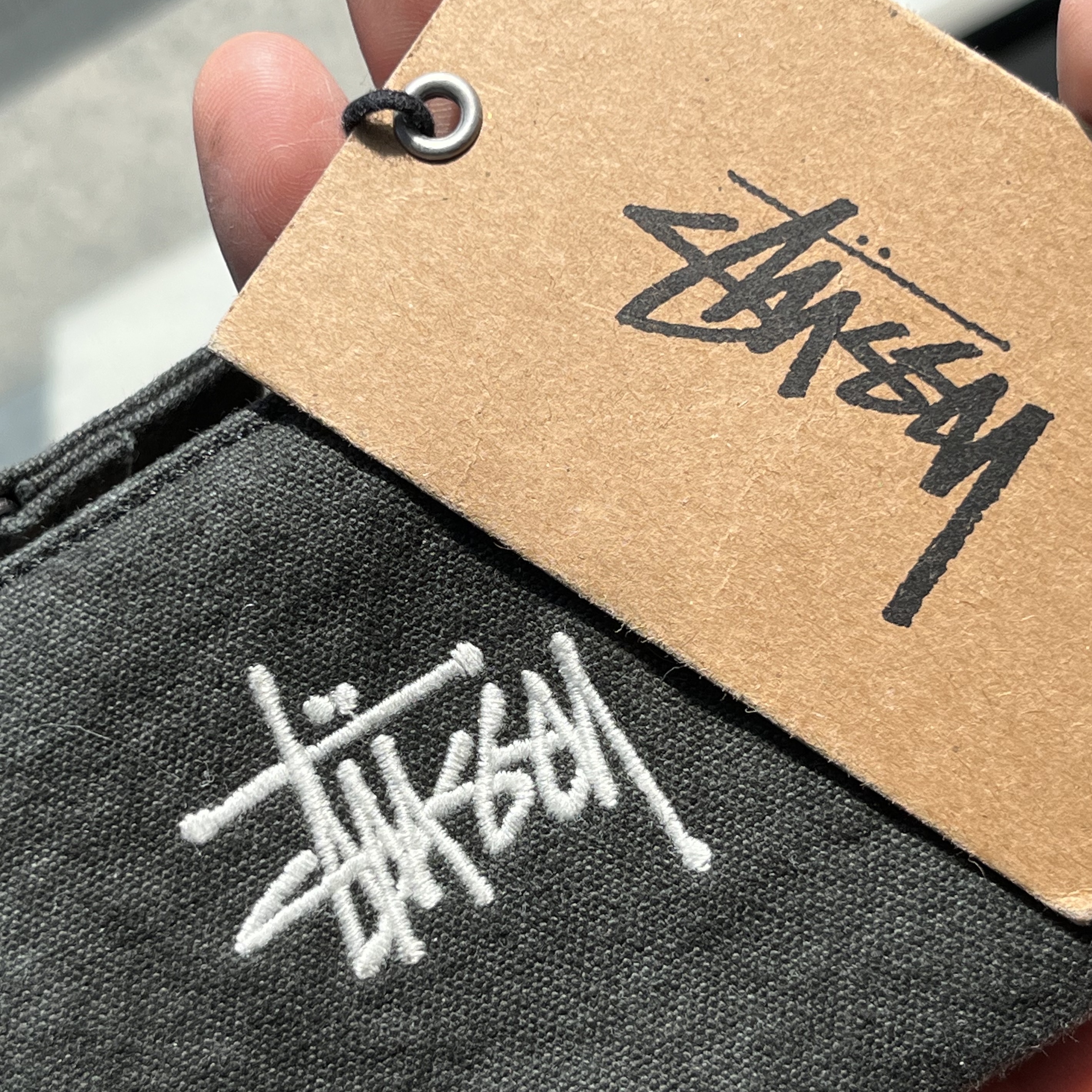 Stussy Canvas Coin Pouch Washed Black 착용 스타일 - 1