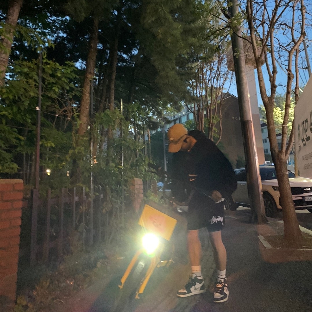 슈프림 x 나이키 쥬얼 리버시블 립스탑 아노락 블랙 - 20FW, 스투시 빅 스탁 워터 쇼츠 블랙 착용 스타일 - 1