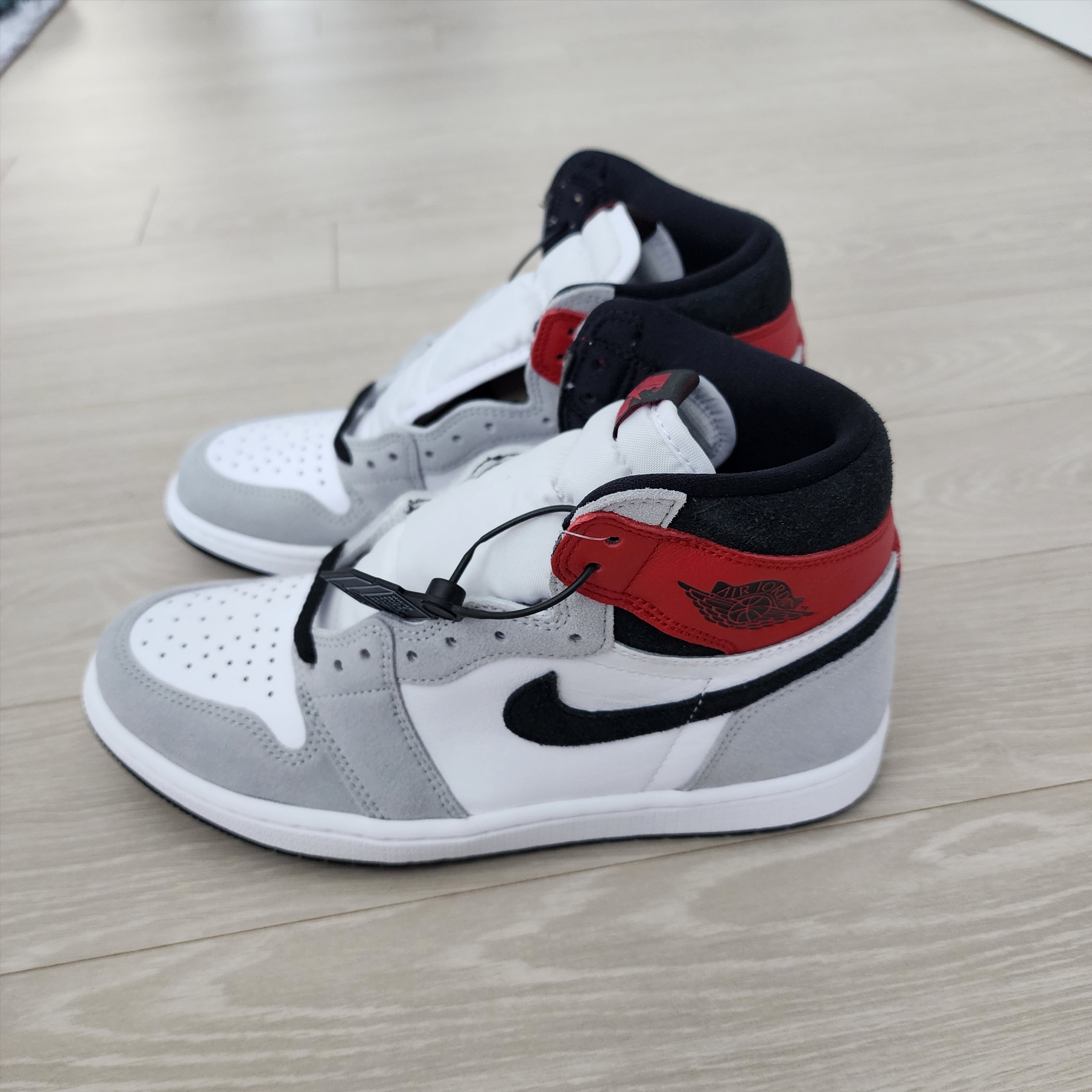 Jordan 1 Retro High OG Light Smoke Grey 착용 스타일