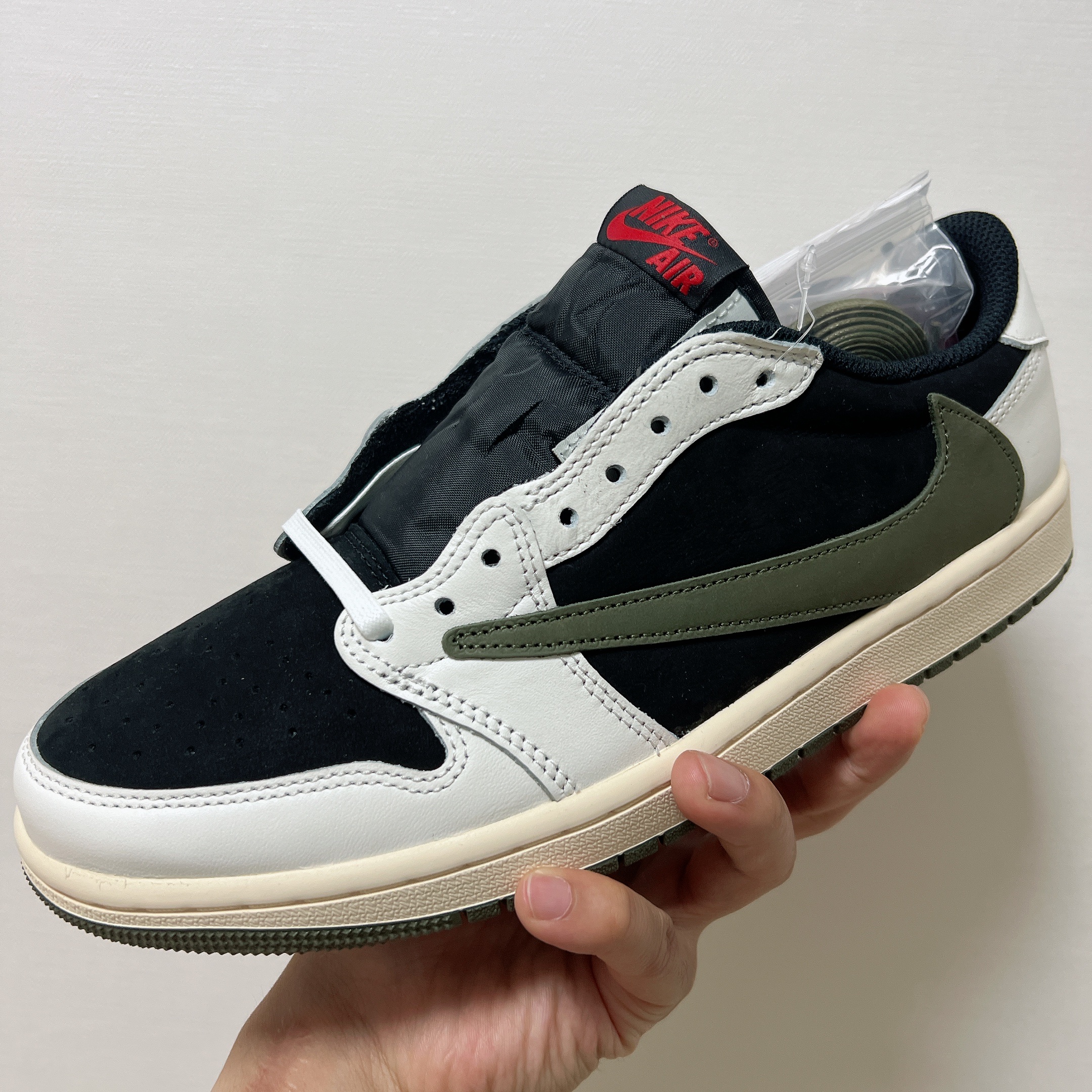 (W) Jordan 1 x Travis Scott Retro Low OG SP Medium Olive 착용 스타일