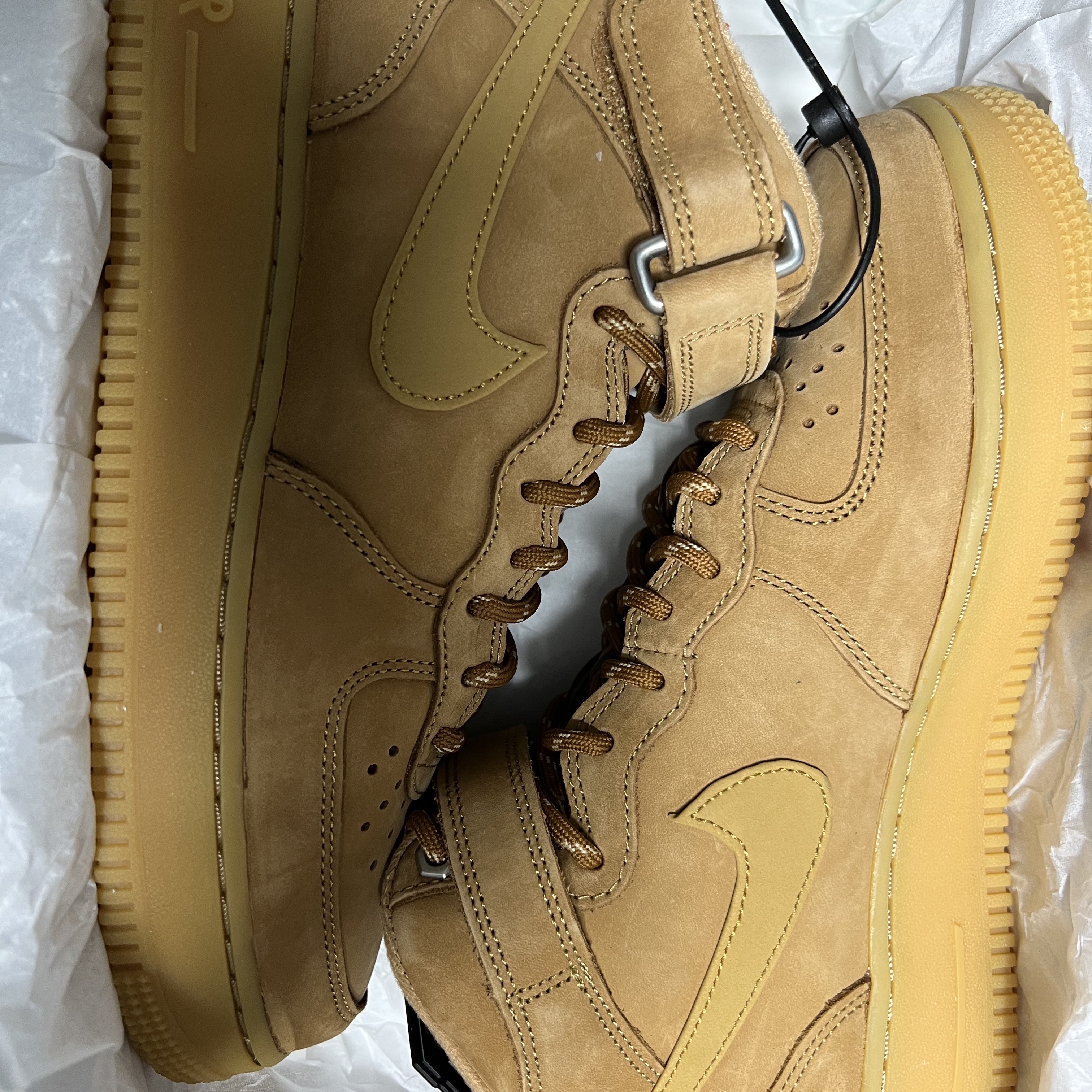 Nike Air Force 1 Mid '07 WB Flax 착용 스타일 - 1