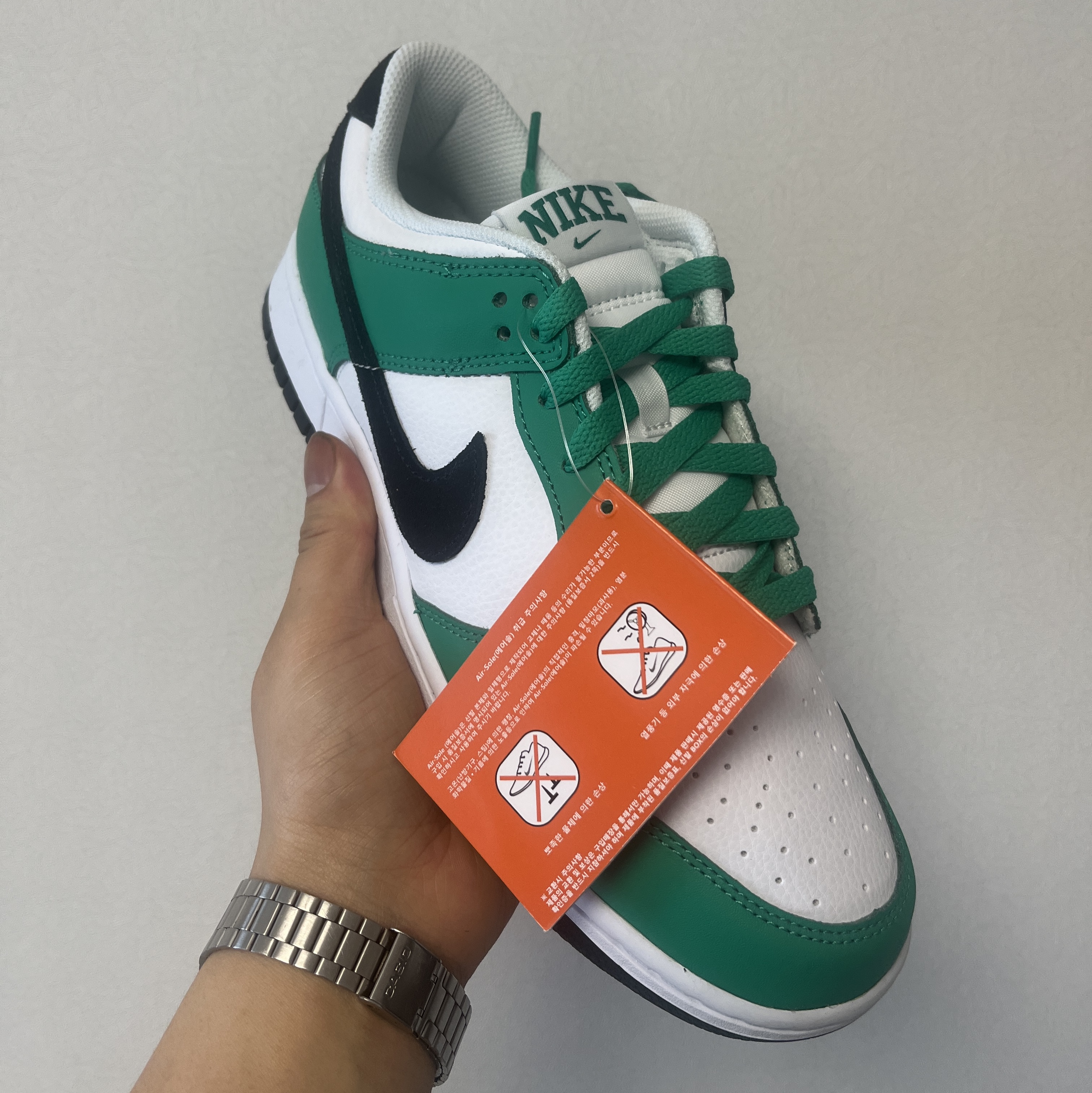 Nike Dunk Low White Green 착용 스타일 - 2