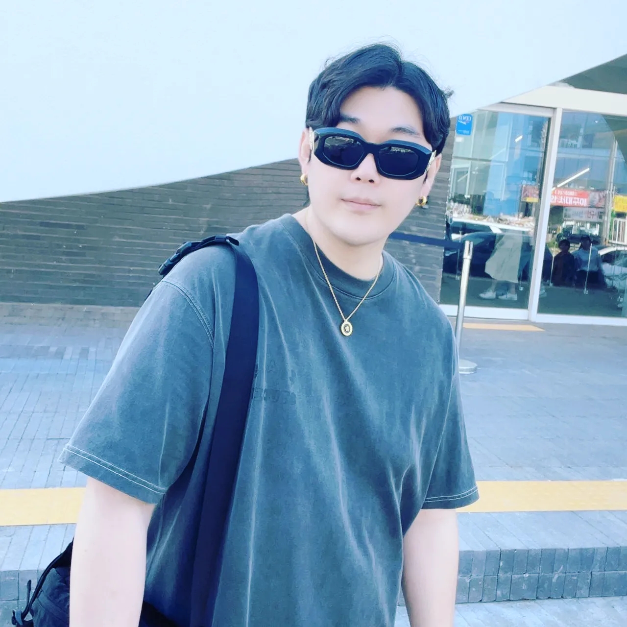 IAB Studio Woven Shorts Gray, IAB Studio Pigment T-Shirt Black 착용 스타일 - 5