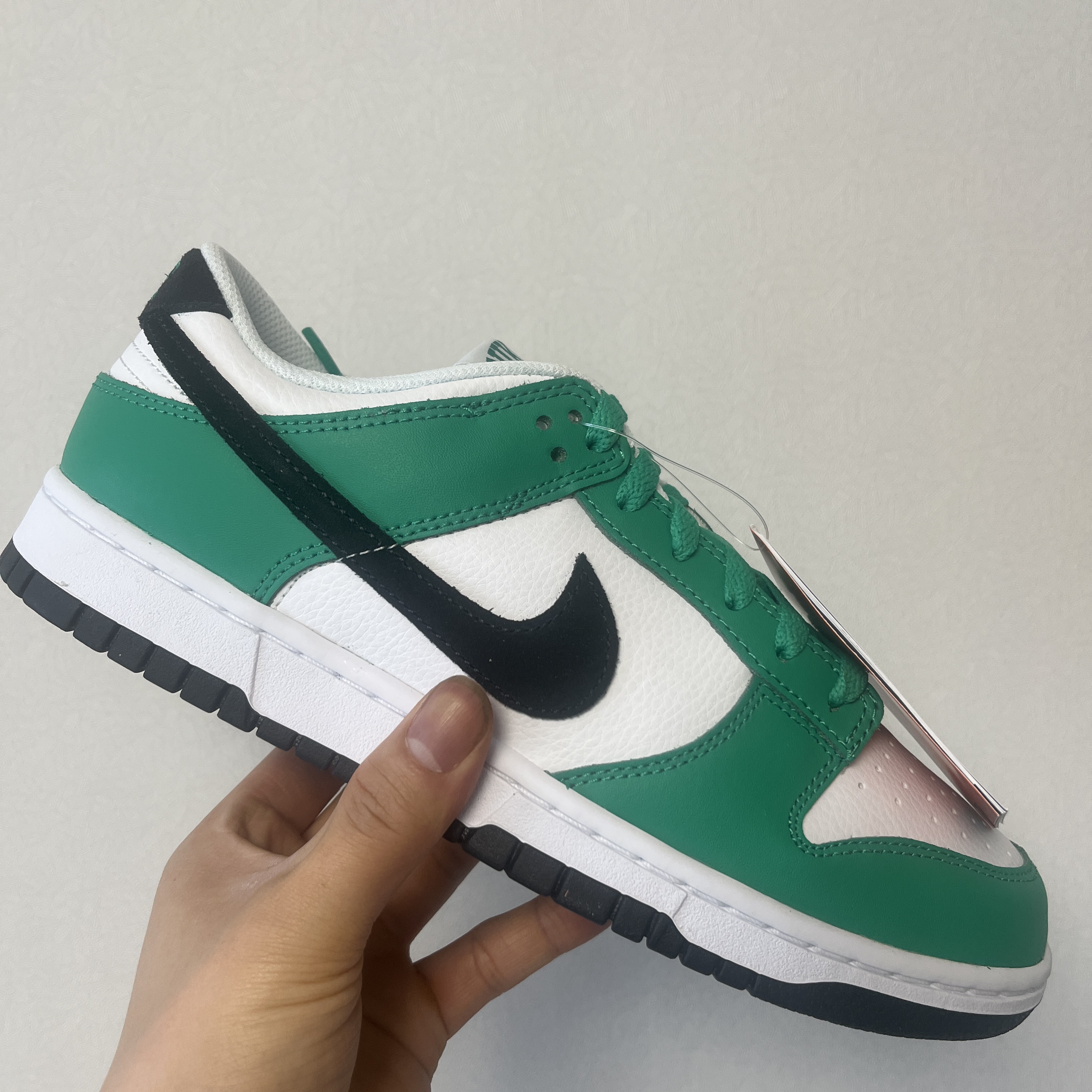 Nike Dunk Low White Green 착용 스타일 - 3
