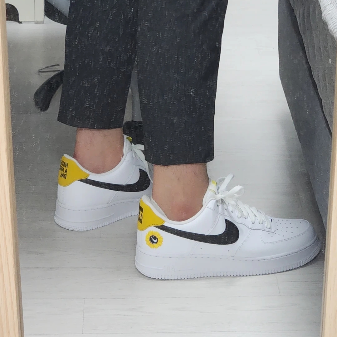 Nike Air Force 1 '07 LV8 2 Have a Nike Day 착용 스타일 - 2