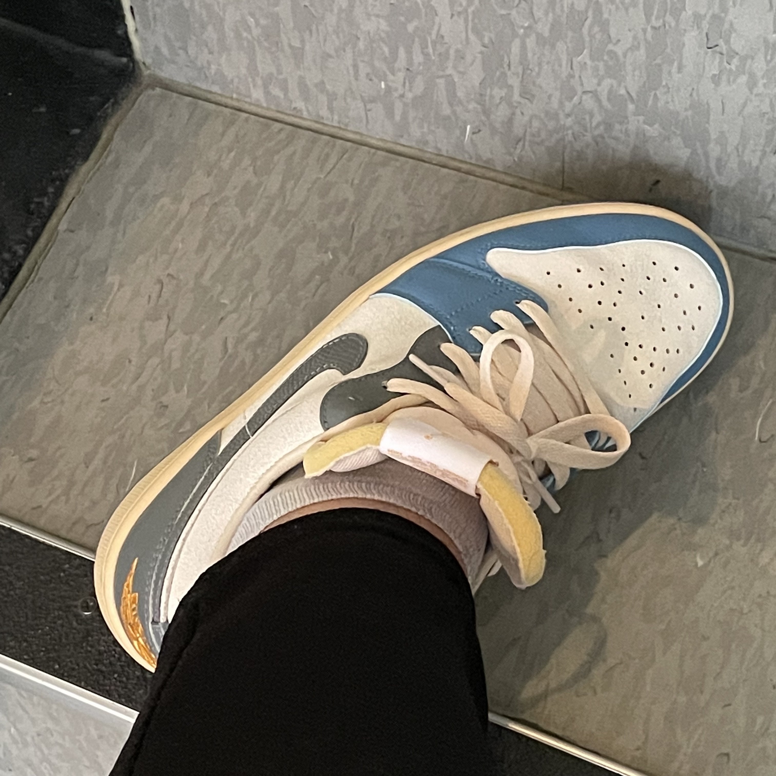 Jordan 1 Low SE Tokyo 96 착용 스타일