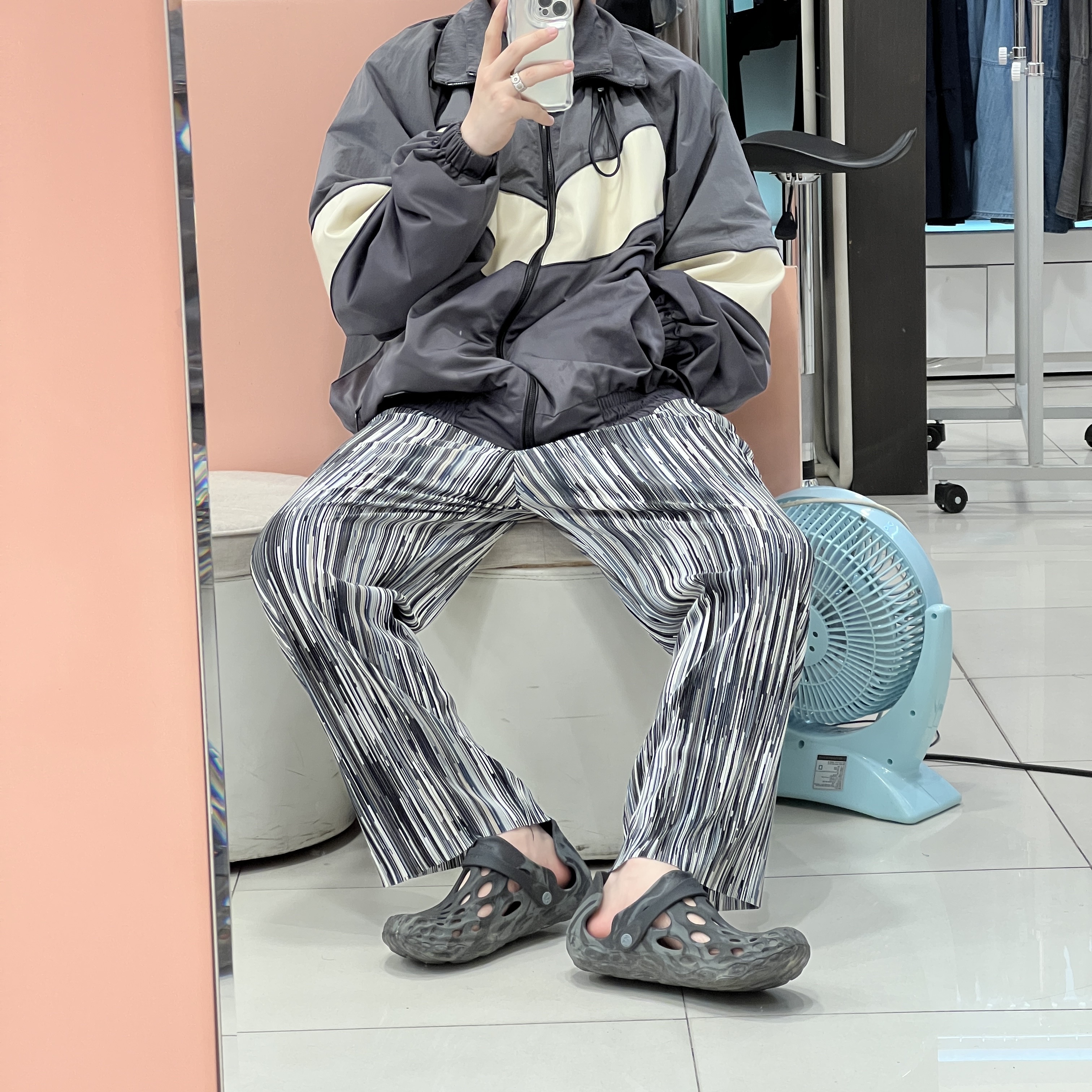 Merrell Hydro Moc Black, Ader Error Mem Jumper Grey 착용 스타일