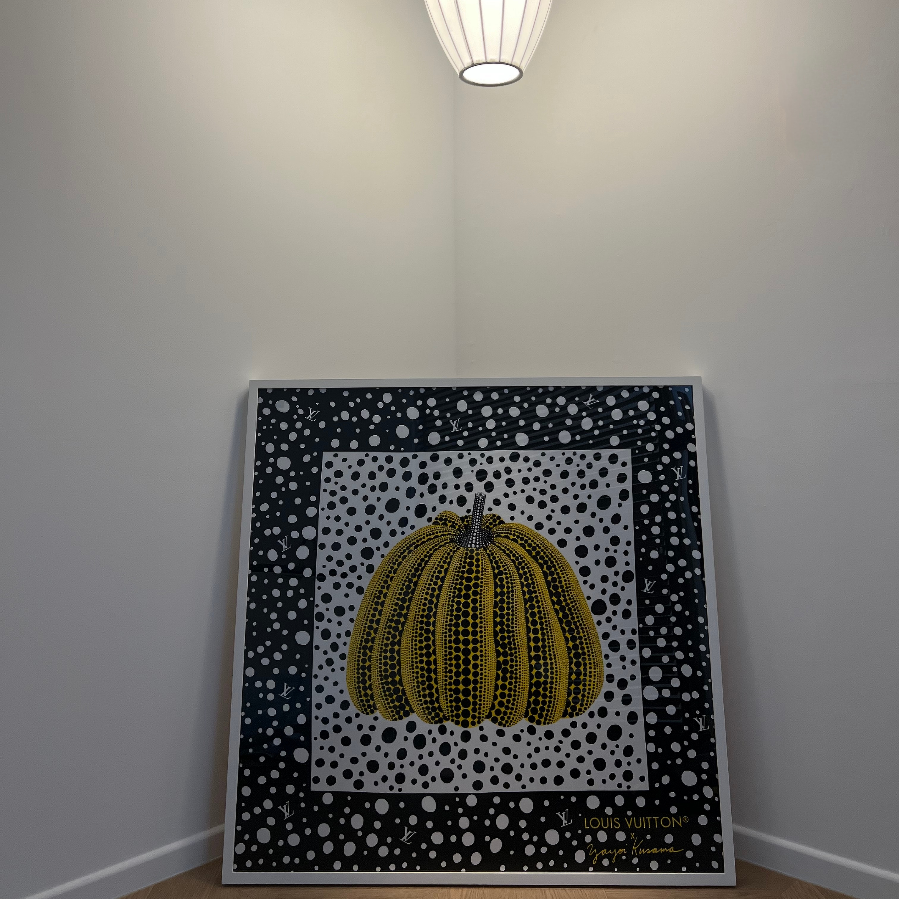 (W) Louis Vuitton x YK Infinity Dots Square 90 Yellow Black 착용 스타일