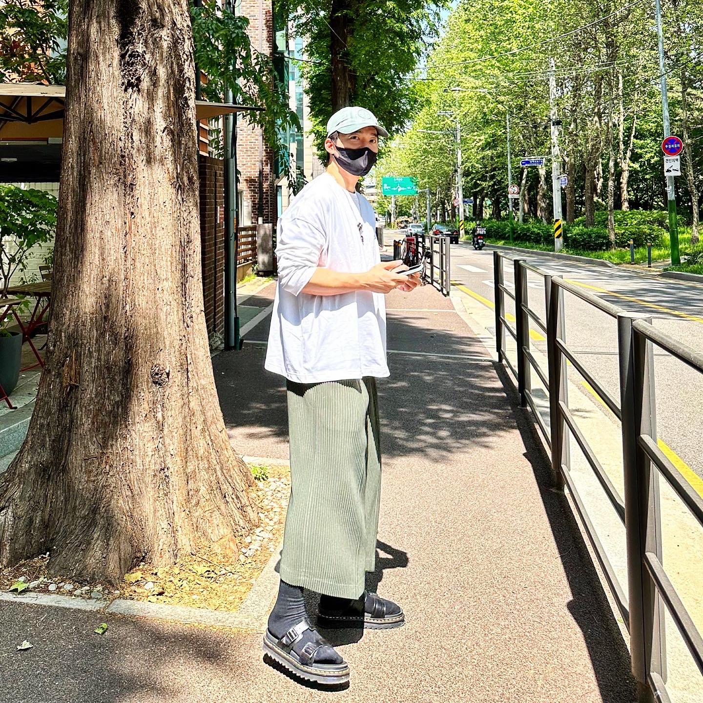 Nike x Peaceminusone LS T-Shirt White (DR0098-100) 착용 스타일 - 2