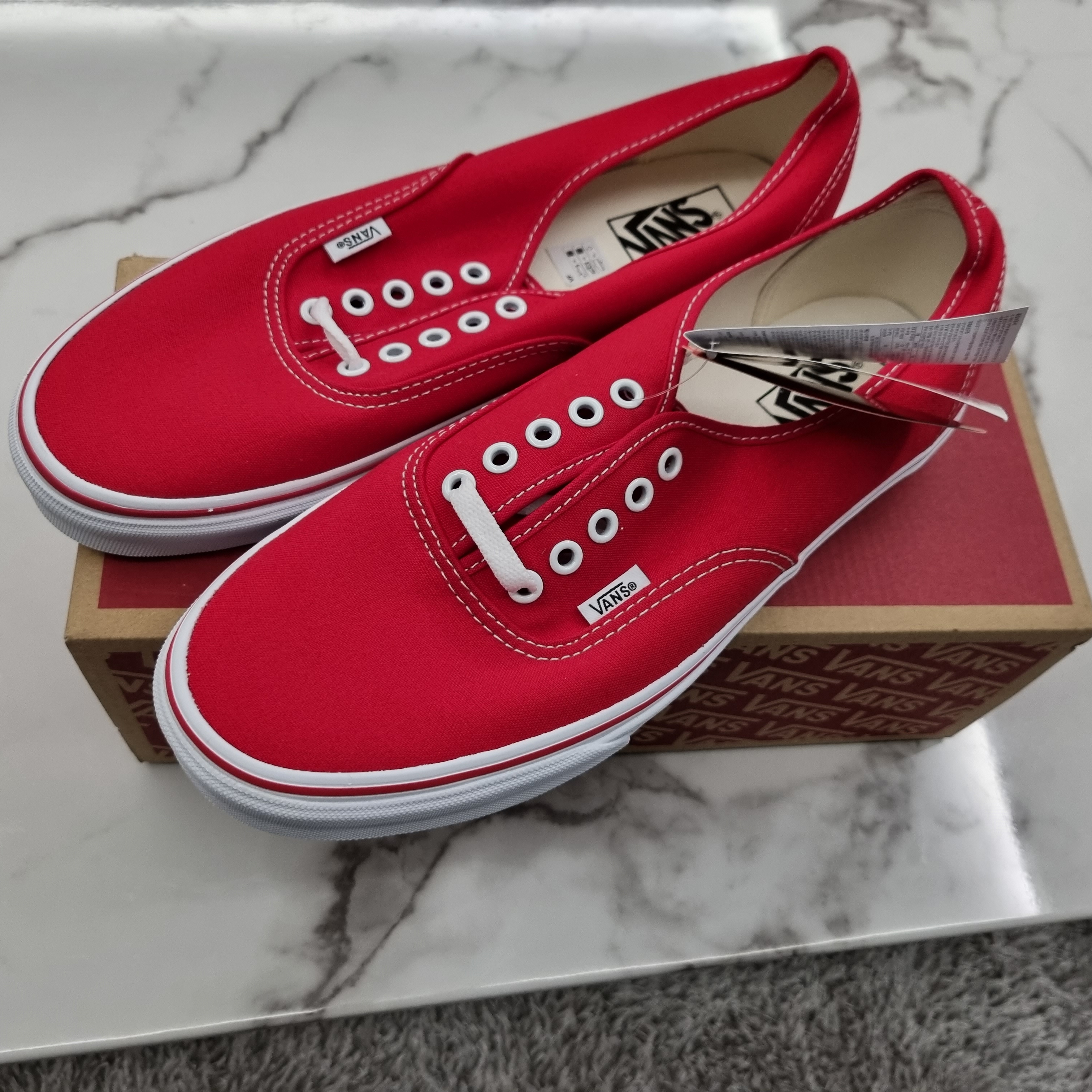 Vans Authentic Red 착용 스타일