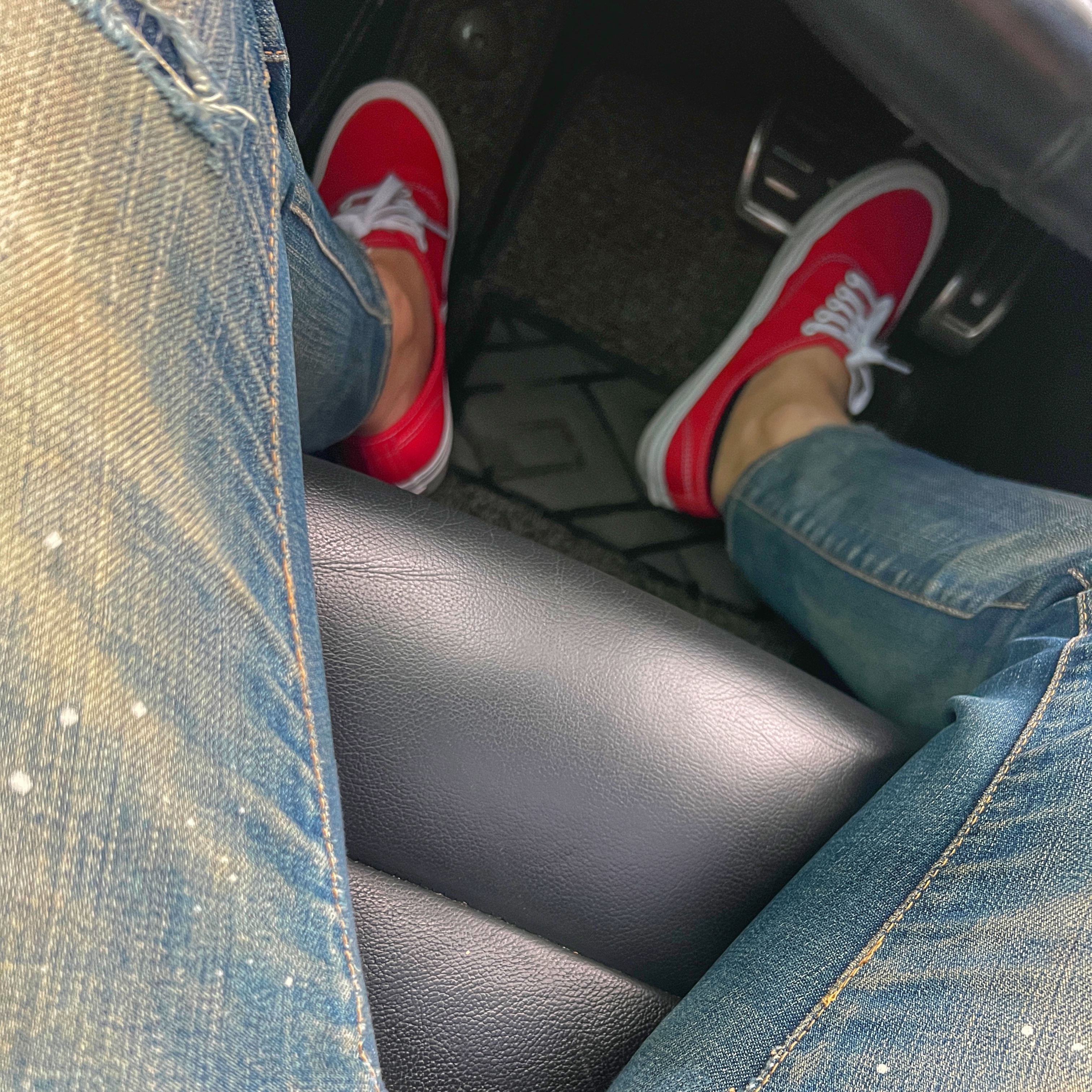 Vans Vault OG Authentic LX Red 착용 스타일