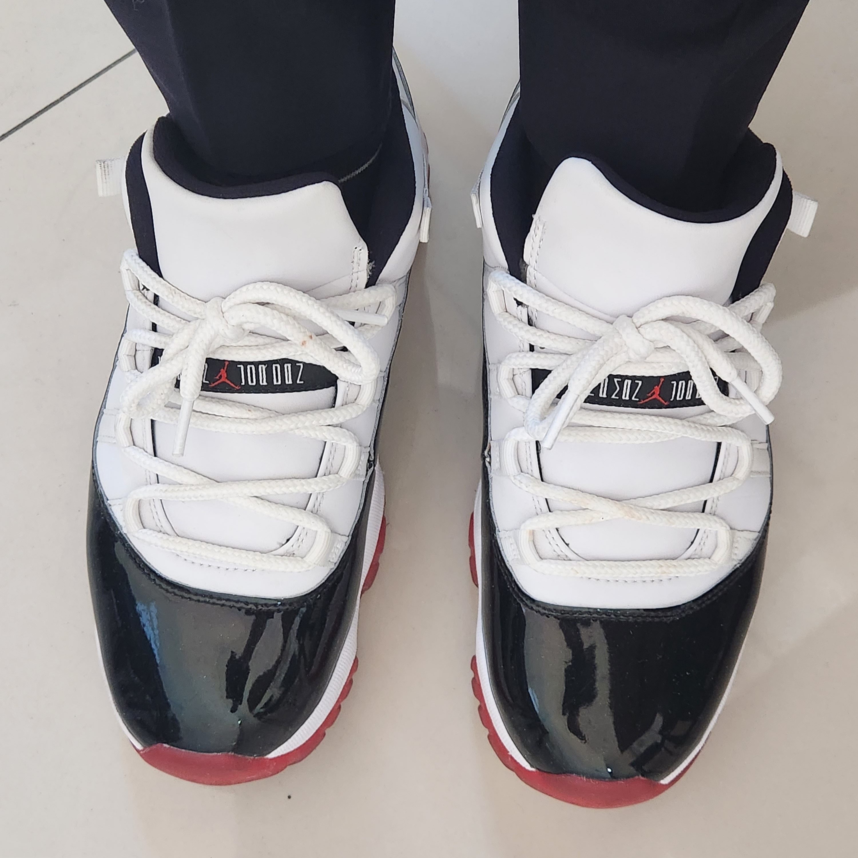 Jordan 11 Retro Low Concord Bred 착용 스타일 - 1