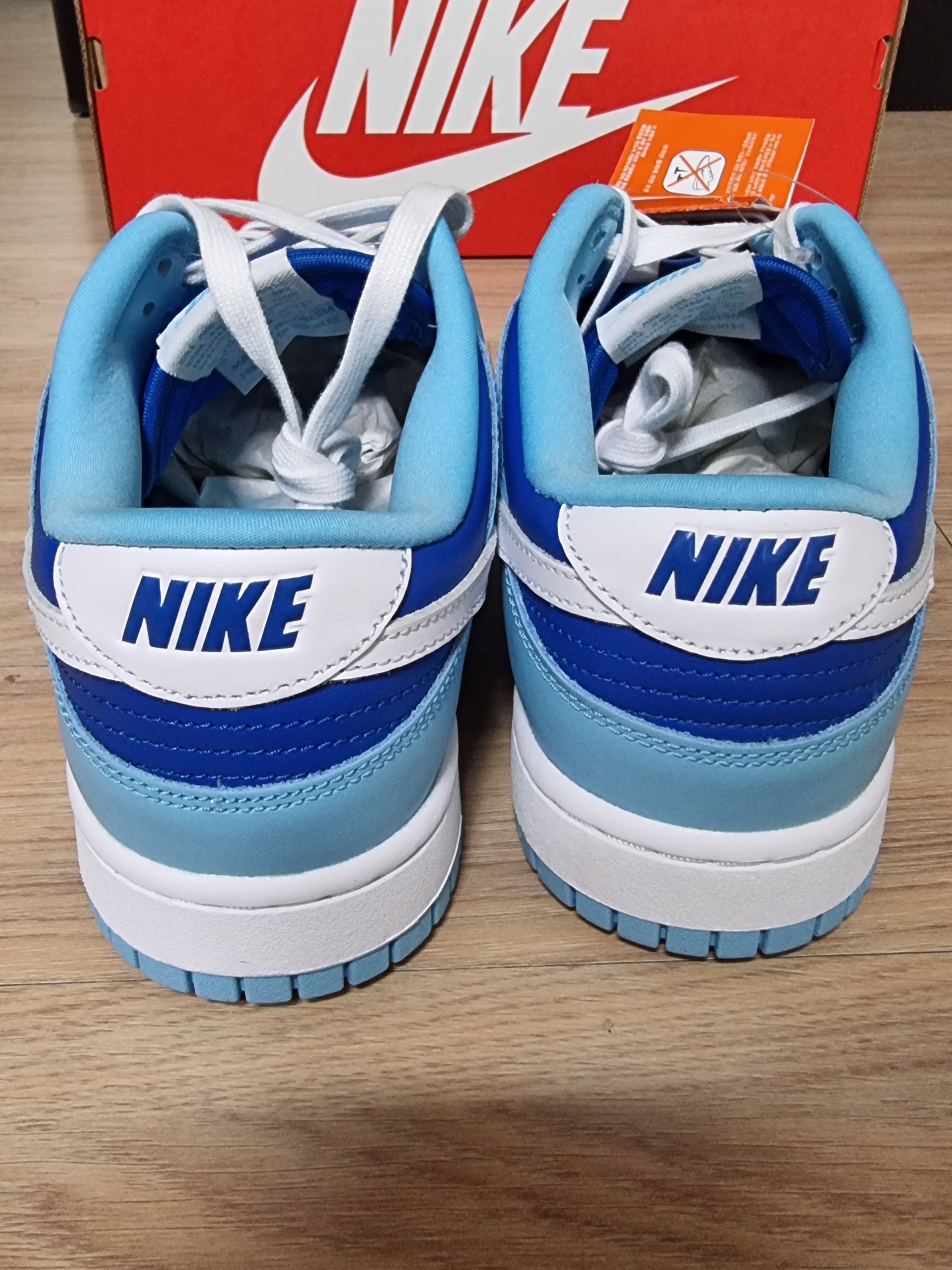 Nike Dunk Low Retro QS Argon 착용 스타일 - 2