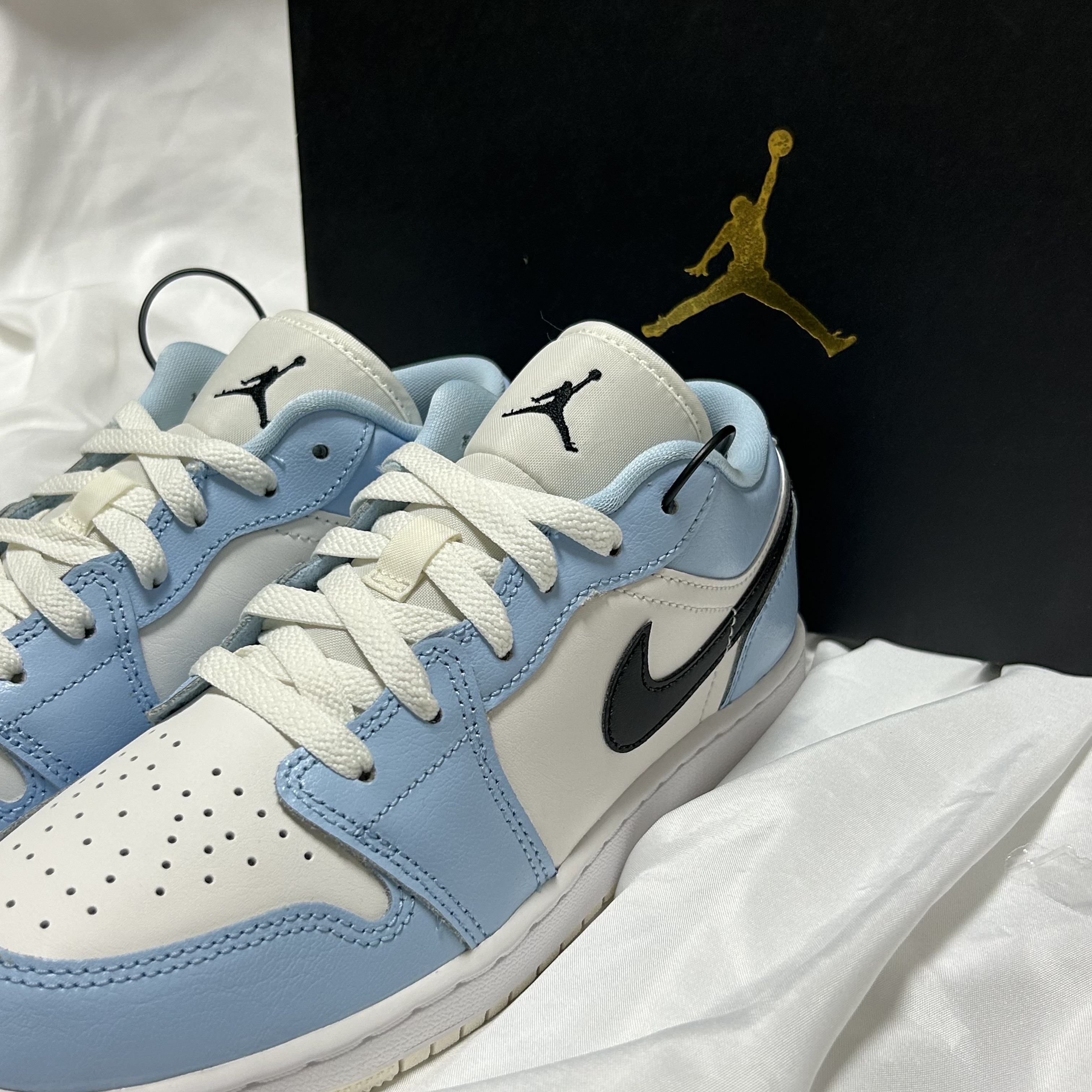 (GS) Jordan 1 Low Ice Blue 착용 스타일 - 1