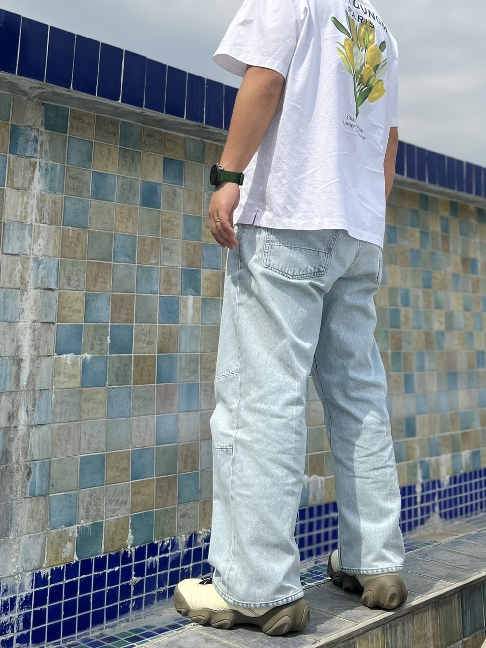 Oakley Factory Team x Brain Dead Ostrich Flesh Ivory, Our Legacy Extended Third Cut Superlight Wash 착용 스타일