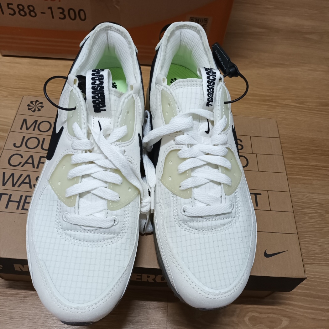 Nike Air Max Terrascape 90 Sail and Sea Glass 착용 스타일