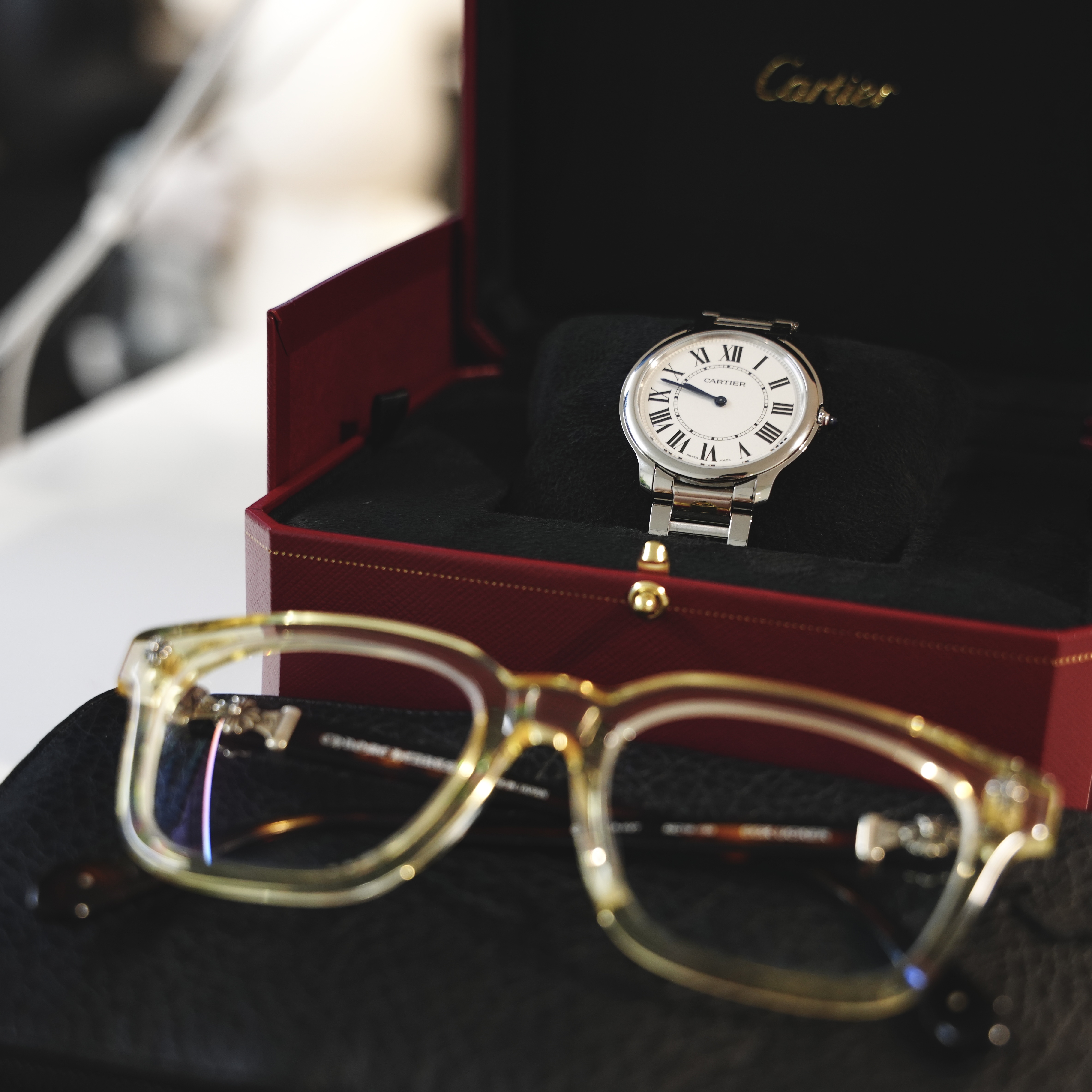Cartier Ronde Solo Watch 36 Quartz Steel Bracelet Steel, Chanel Coco Crush Ring Quilted Motif Small & 18K White Gold 착용 스타일 - 1