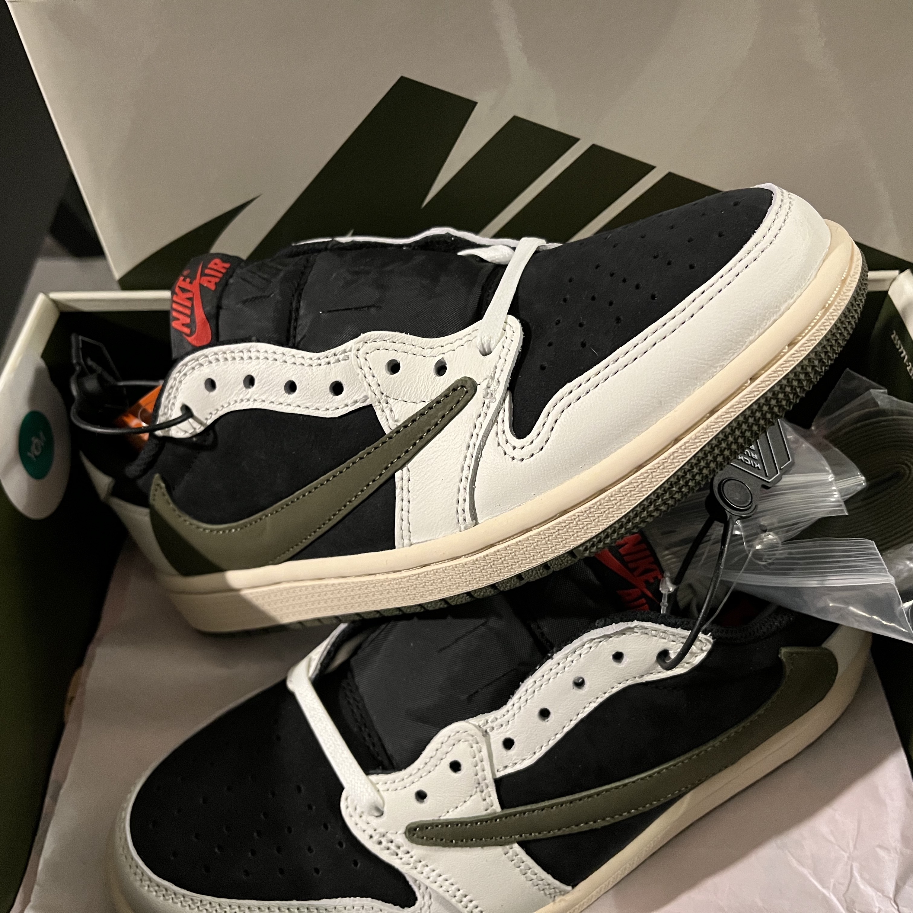 (W) Jordan 1 x Travis Scott Retro Low OG SP Medium Olive 착용 스타일