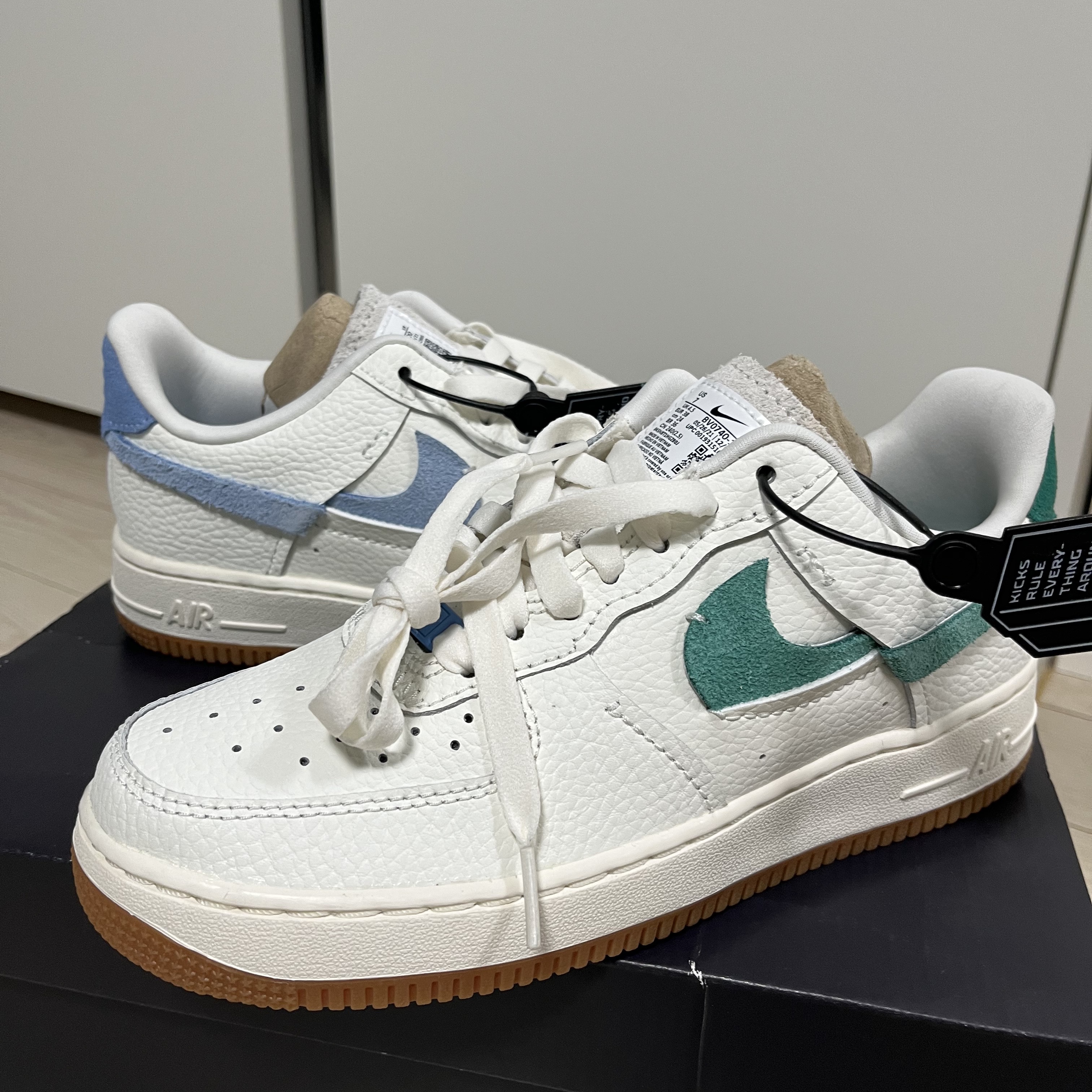 (W) Nike Air Force 1 Vandalized Sail Mystic Green 착용 스타일