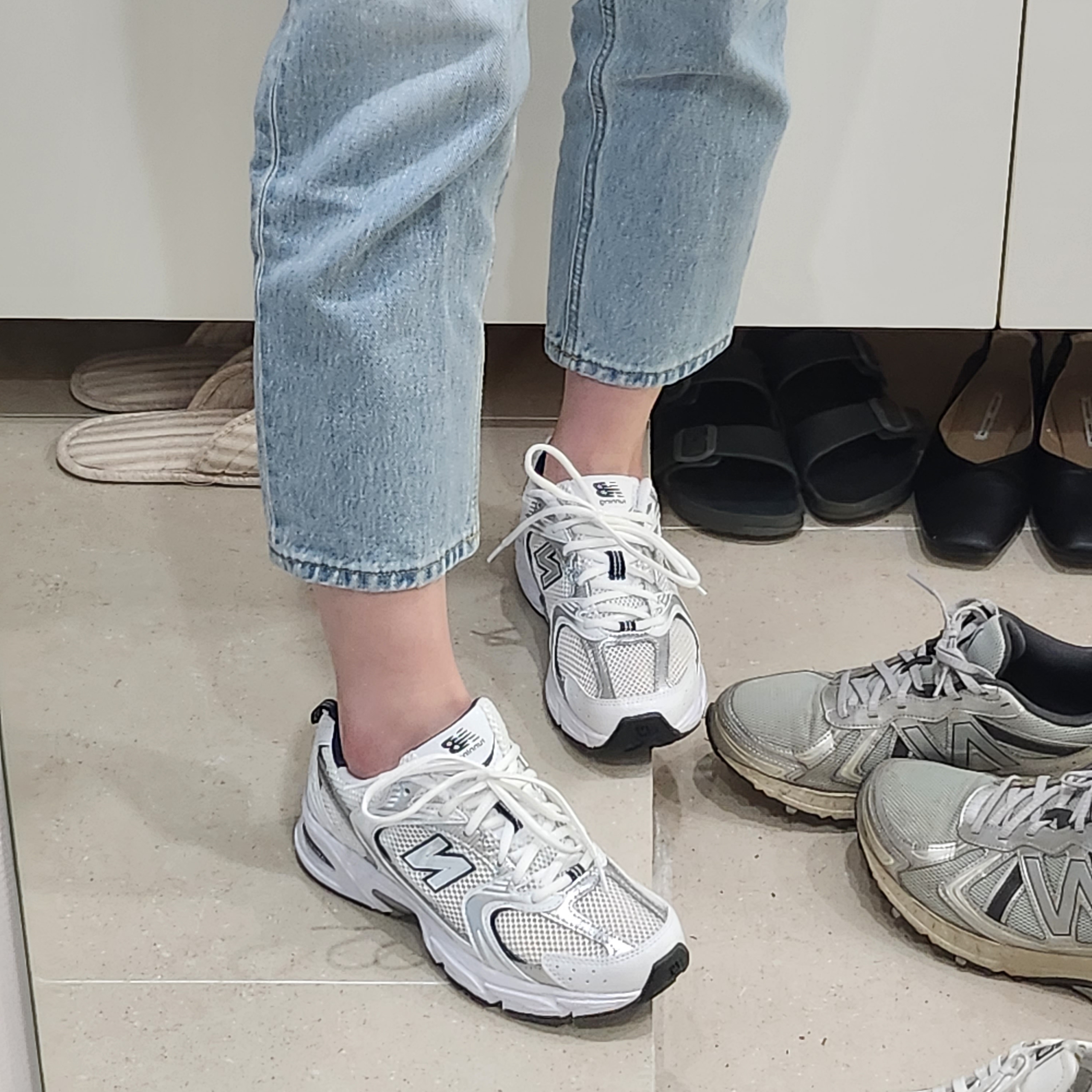 New Balance 530 White 착용 스타일