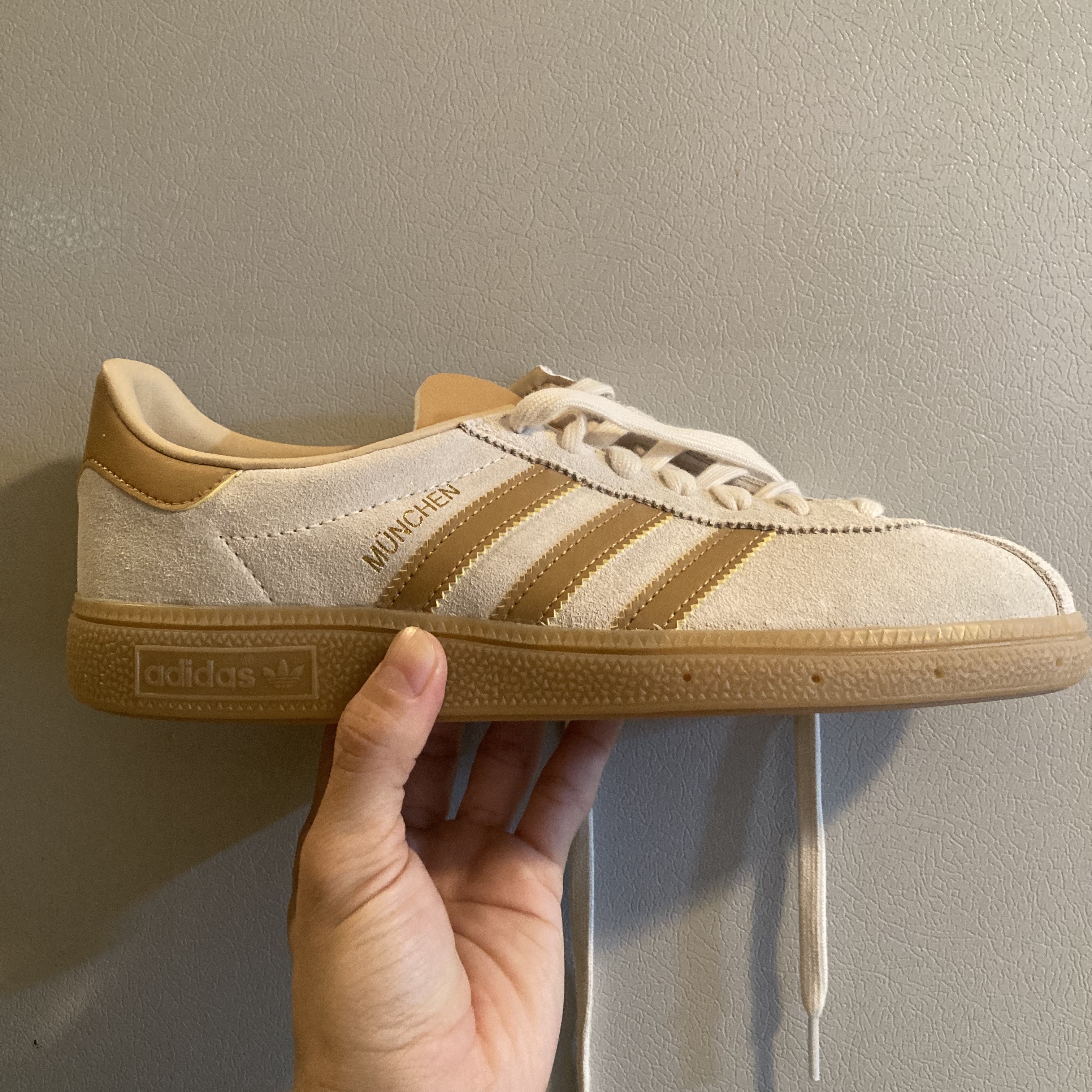 Adidas City Series Munchen Cream White Mesa 착용 스타일 - 2