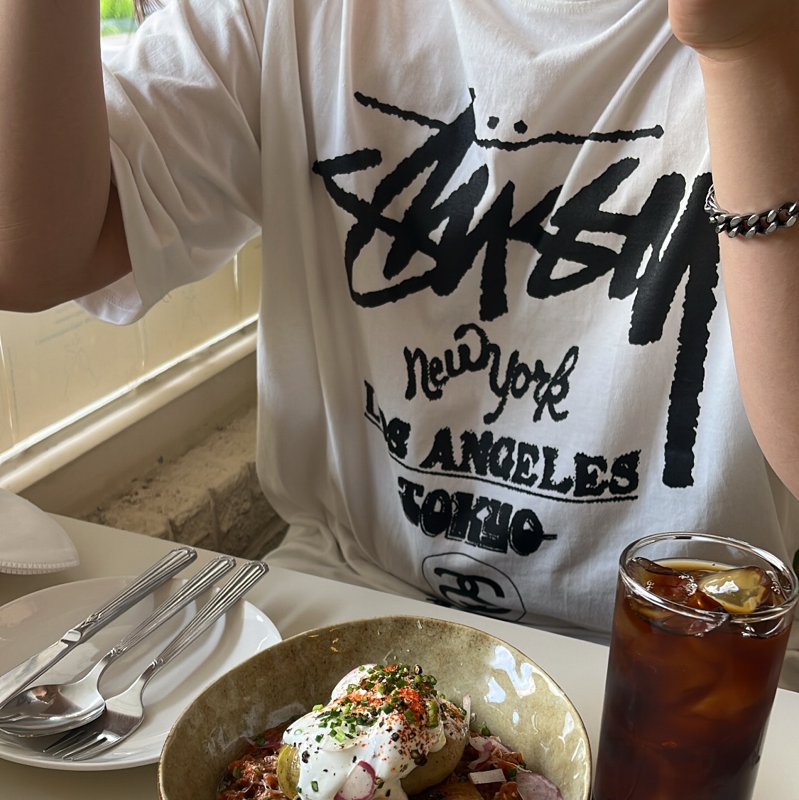 Stussy Tour T-Shirt White 착용 스타일
