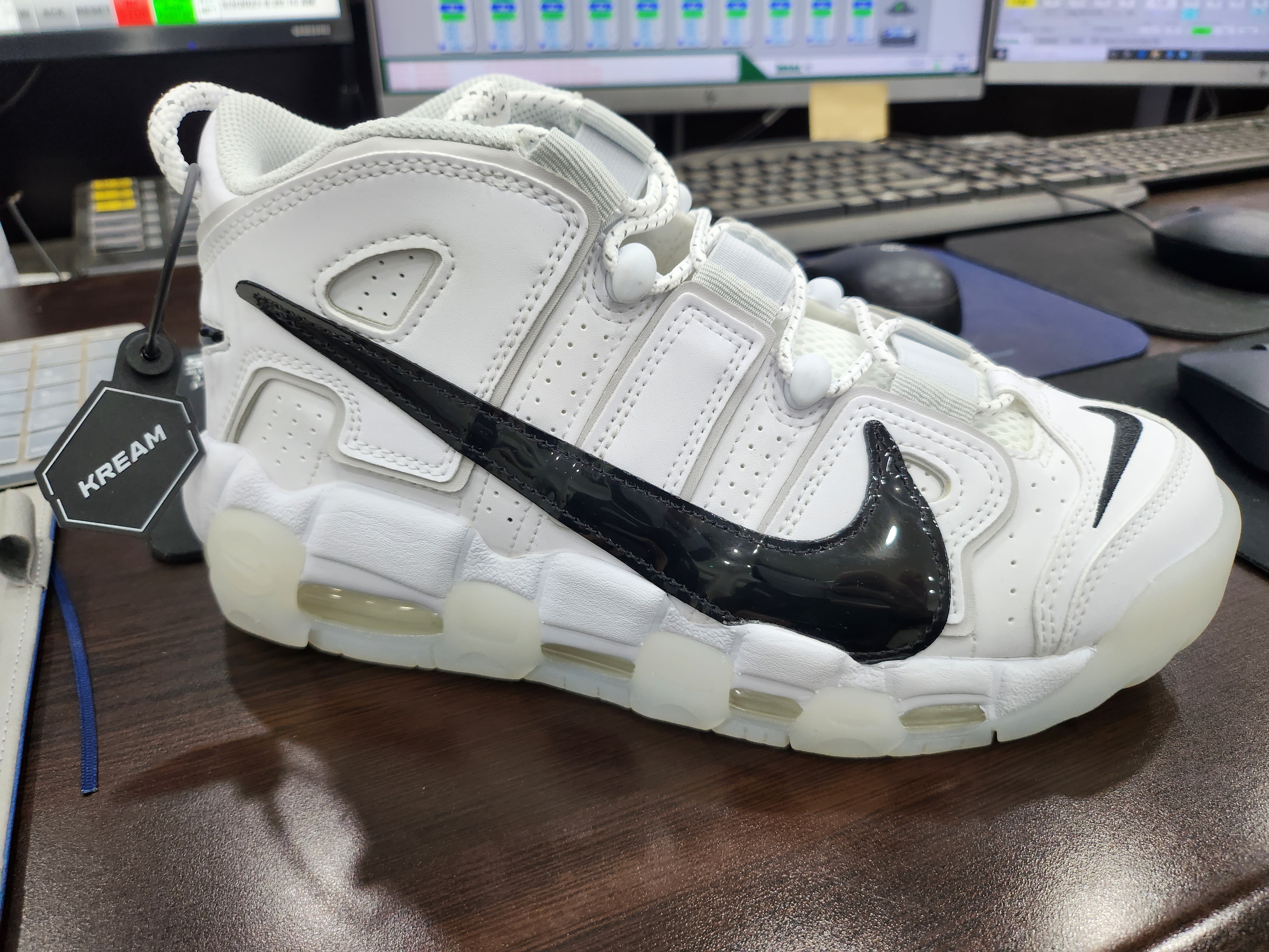 Nike Air More Uptempo 96 Copy and Paste White 착용 스타일
