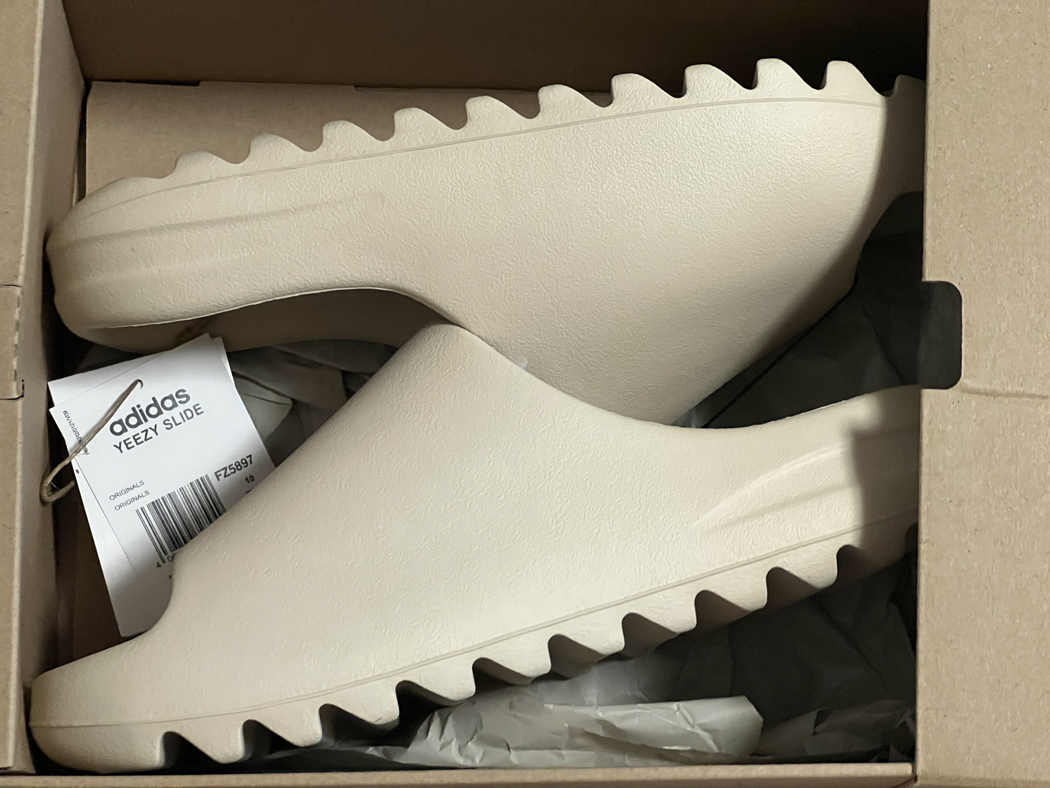 Adidas Yeezy Slide Bone 2022/2023 착용 스타일