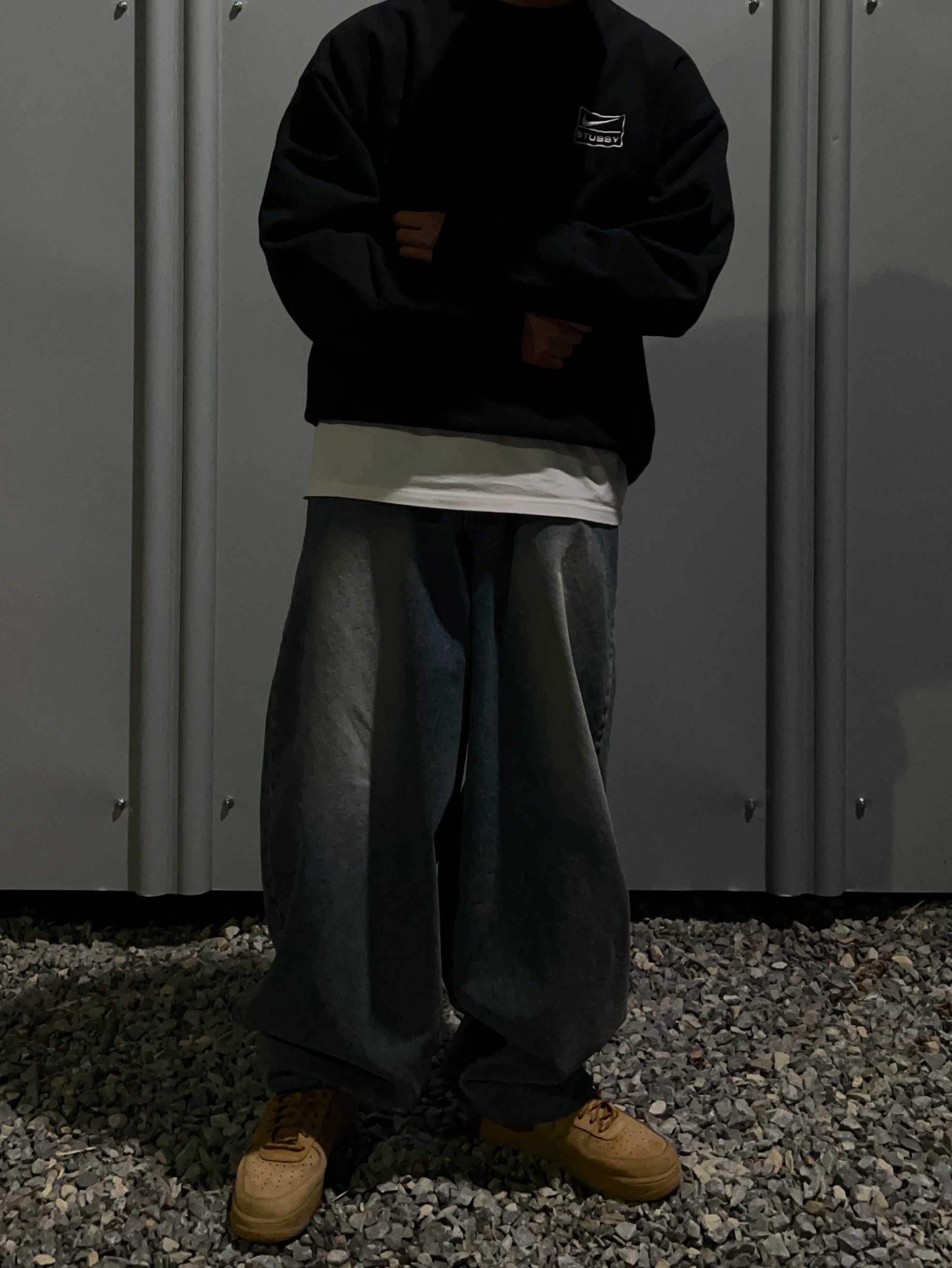 Nike Air Force 1 '07 WB Flax, Nike x Stussy NRG Washed Fleece Crewneck Black (DO5310-010) 착용 스타일 - 1