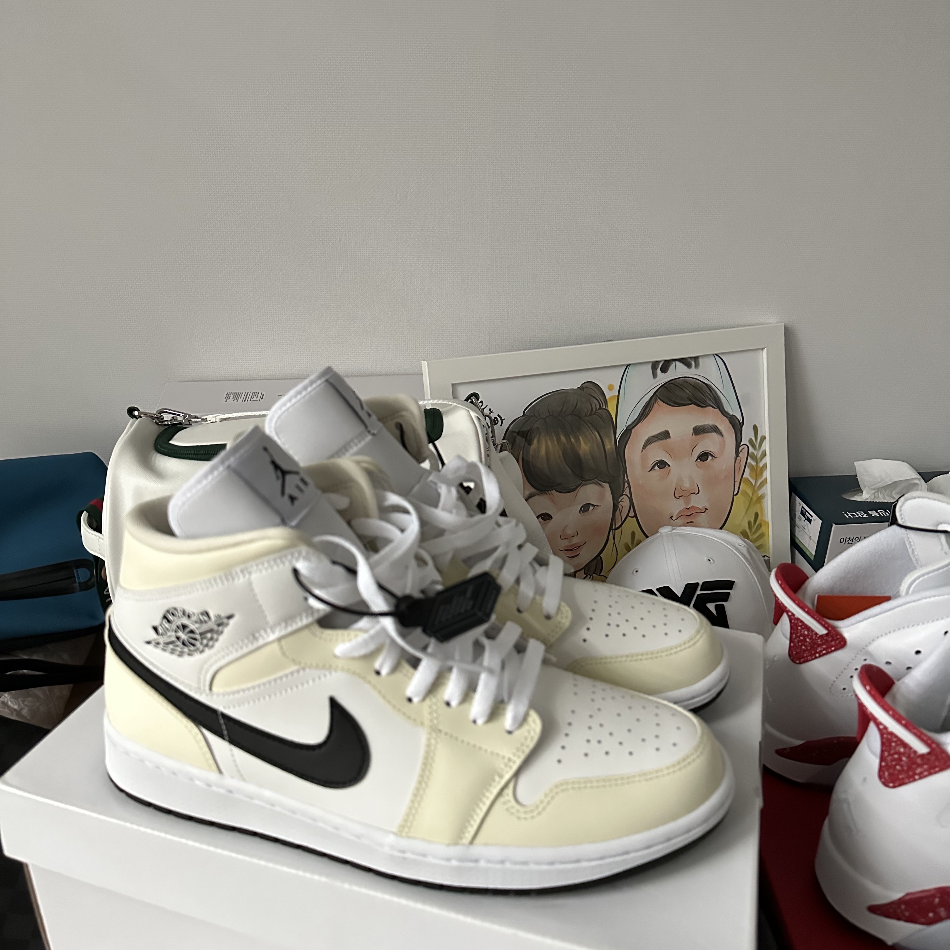 (W) Jordan 1 Mid Coconut Milk 착용 스타일 - 2