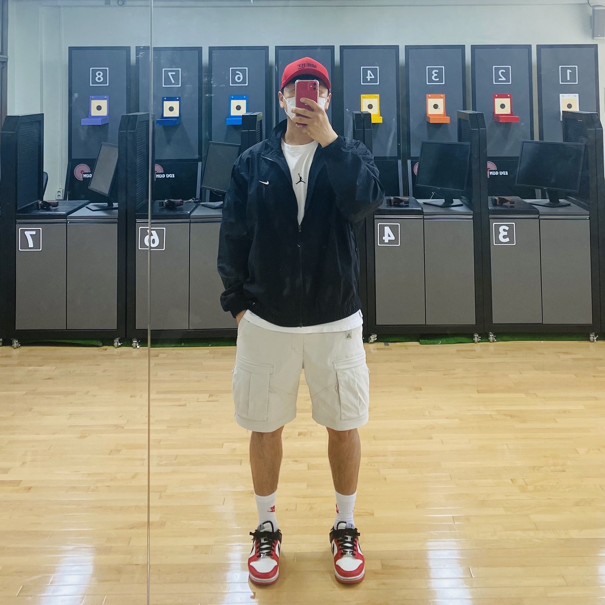 Nike x NBA Dunk Low Retro EMB Black and Chile Red, Nike ACG Smith Summit Cargo Pants Light Bone - Asia 착용 스타일