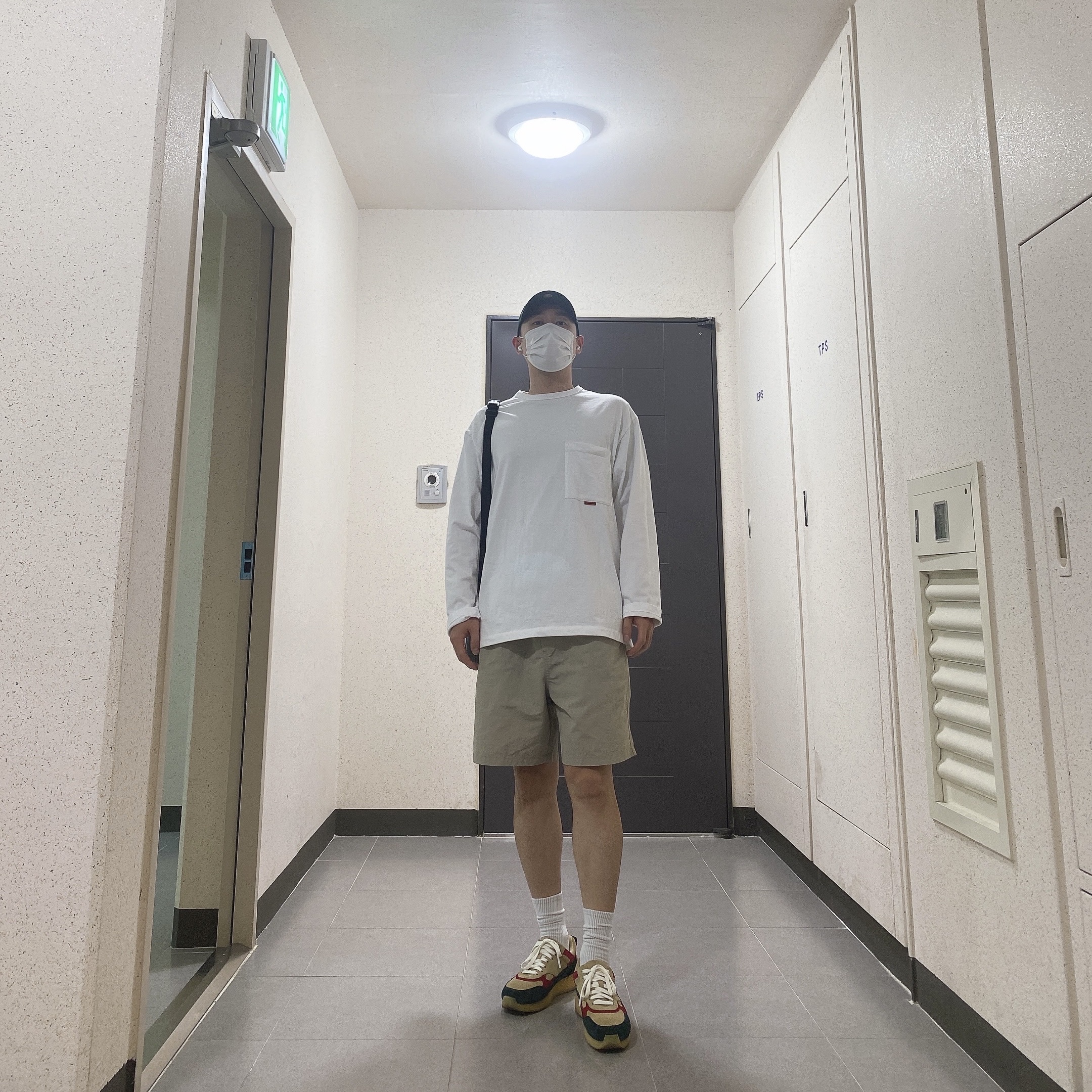 Clarks x Ronnie Fieg Lockhill 8th Street Scarab 착용 스타일