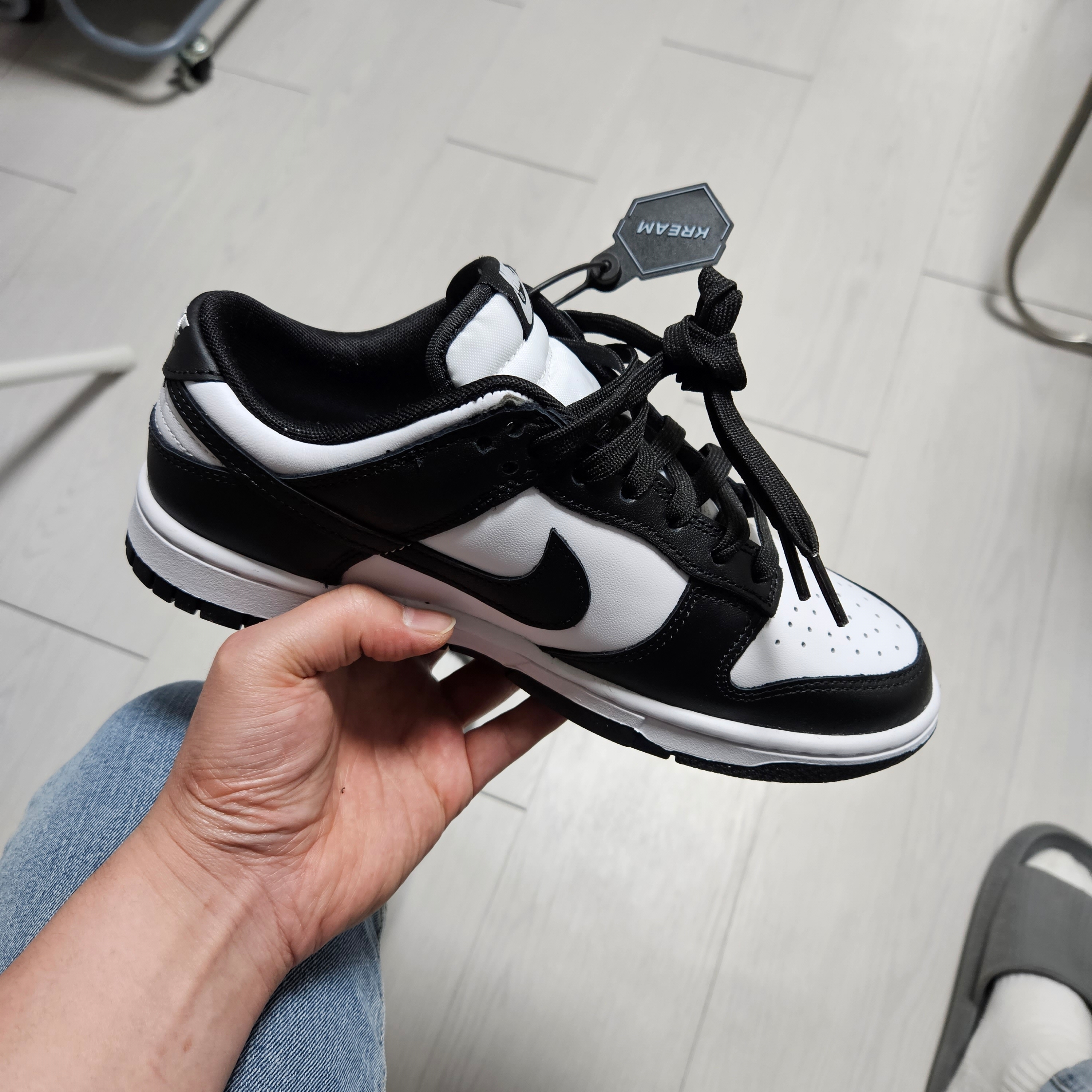 Nike Dunk Low Retro Black 착용 스타일
