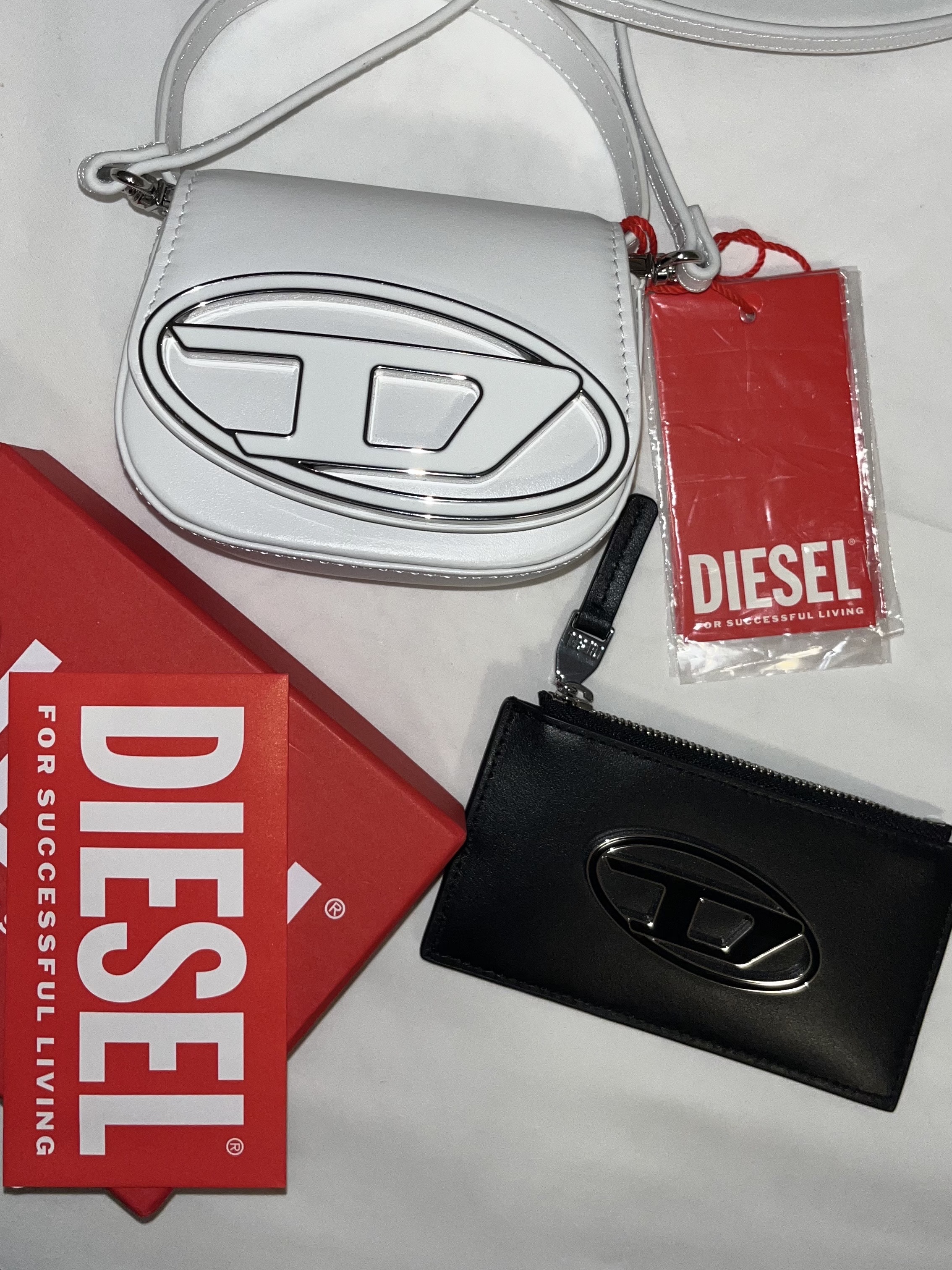 Diesel 1DR Mini Bag Plaque White 착용 스타일 - 2