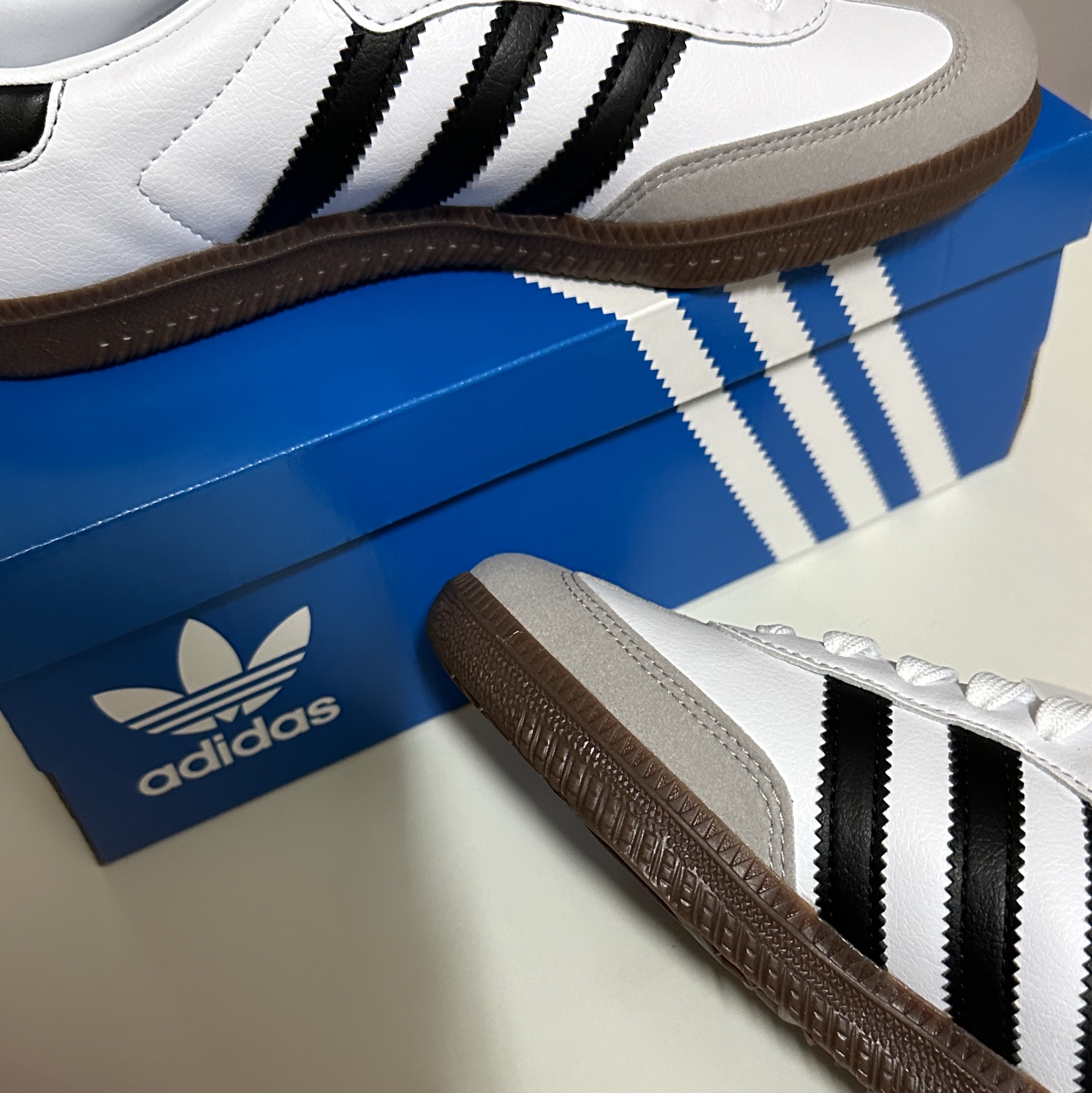 Adidas Samba Vegan White Black 착용 스타일 - 1