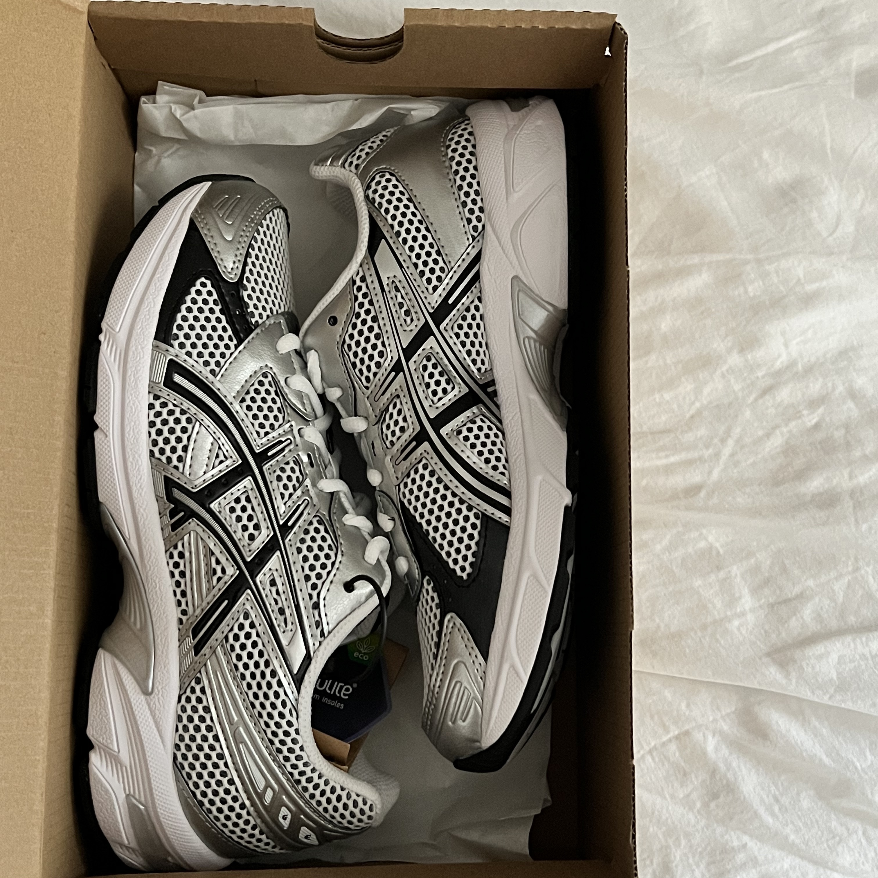 Asics Gel-1130 White Black 착용 스타일 - 2