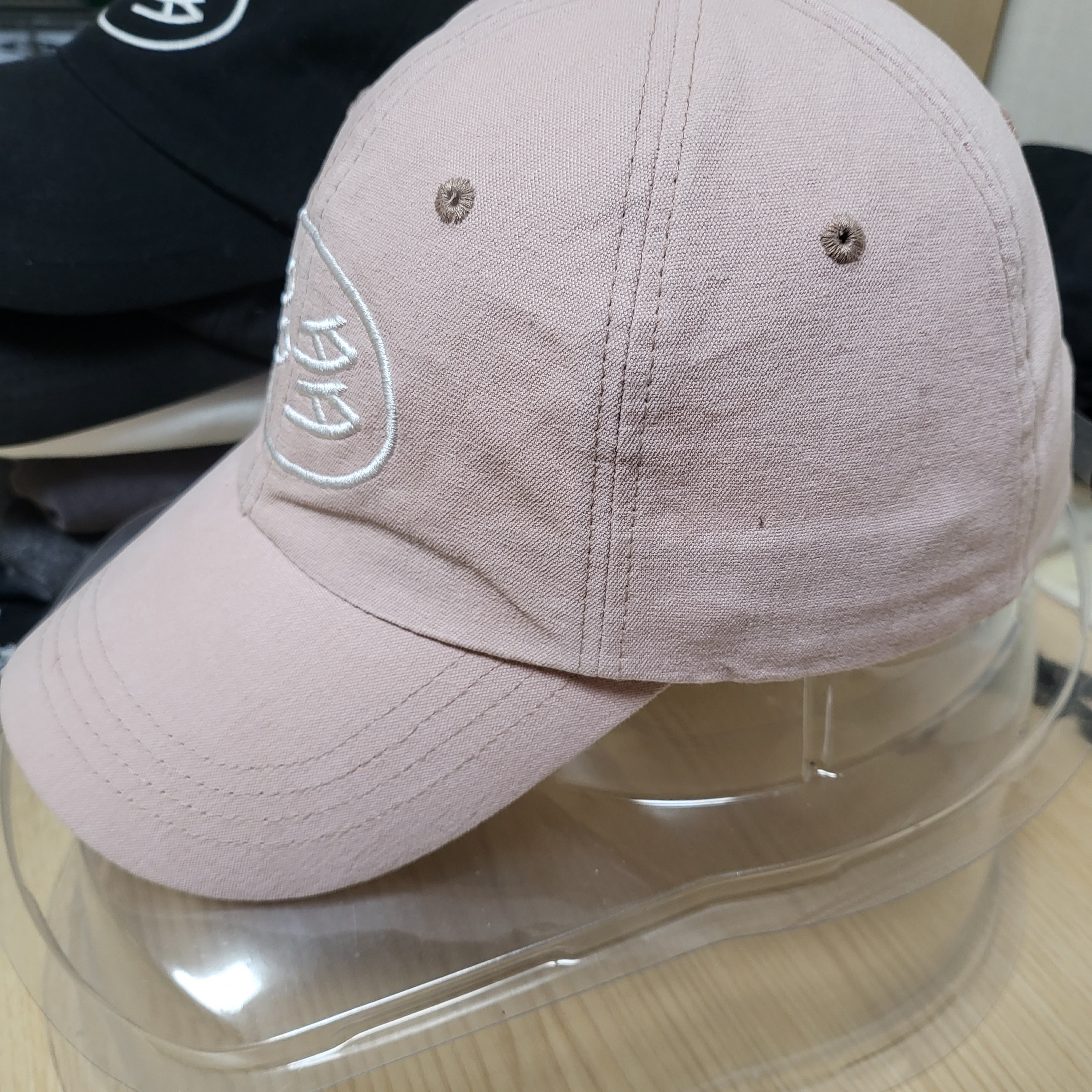 Dada Logo Cap Peach 착용 스타일 - 2